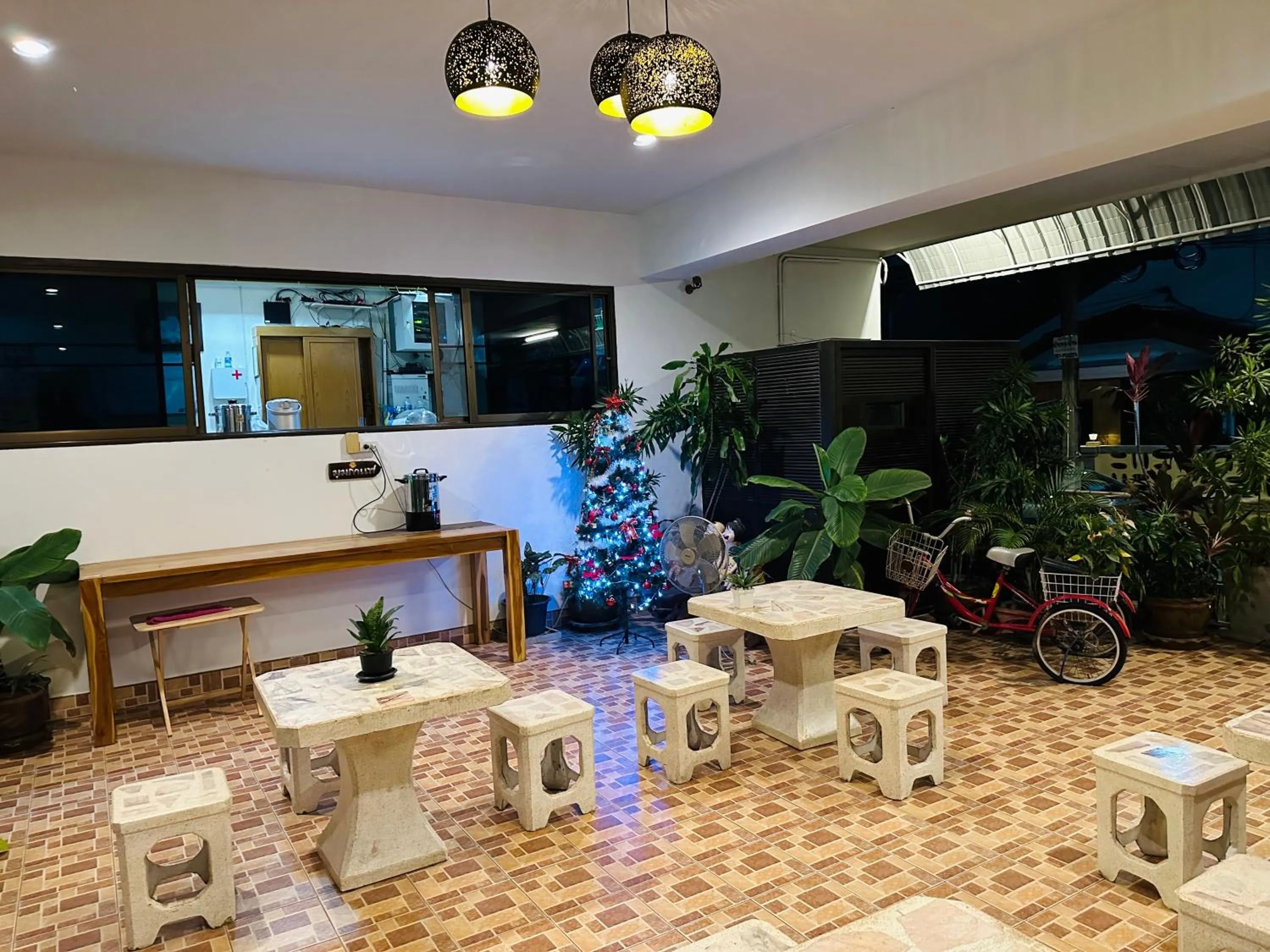 JJ Palace เจเจ พาเลซ