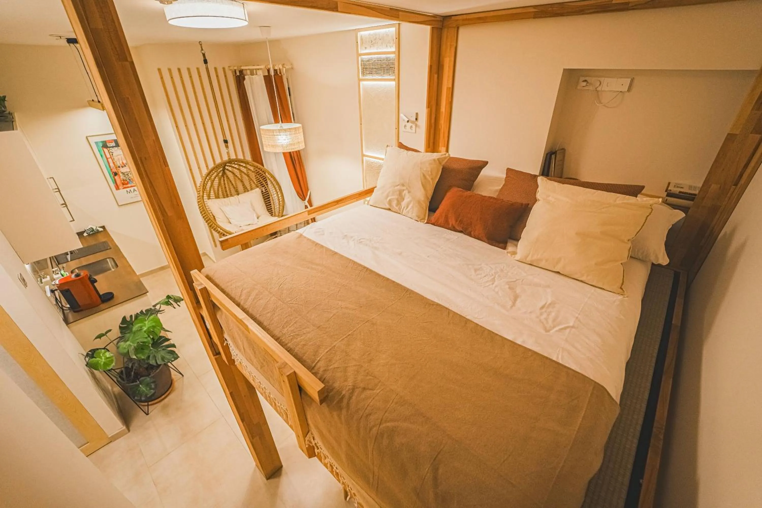 Bed in 4 Bears Studios