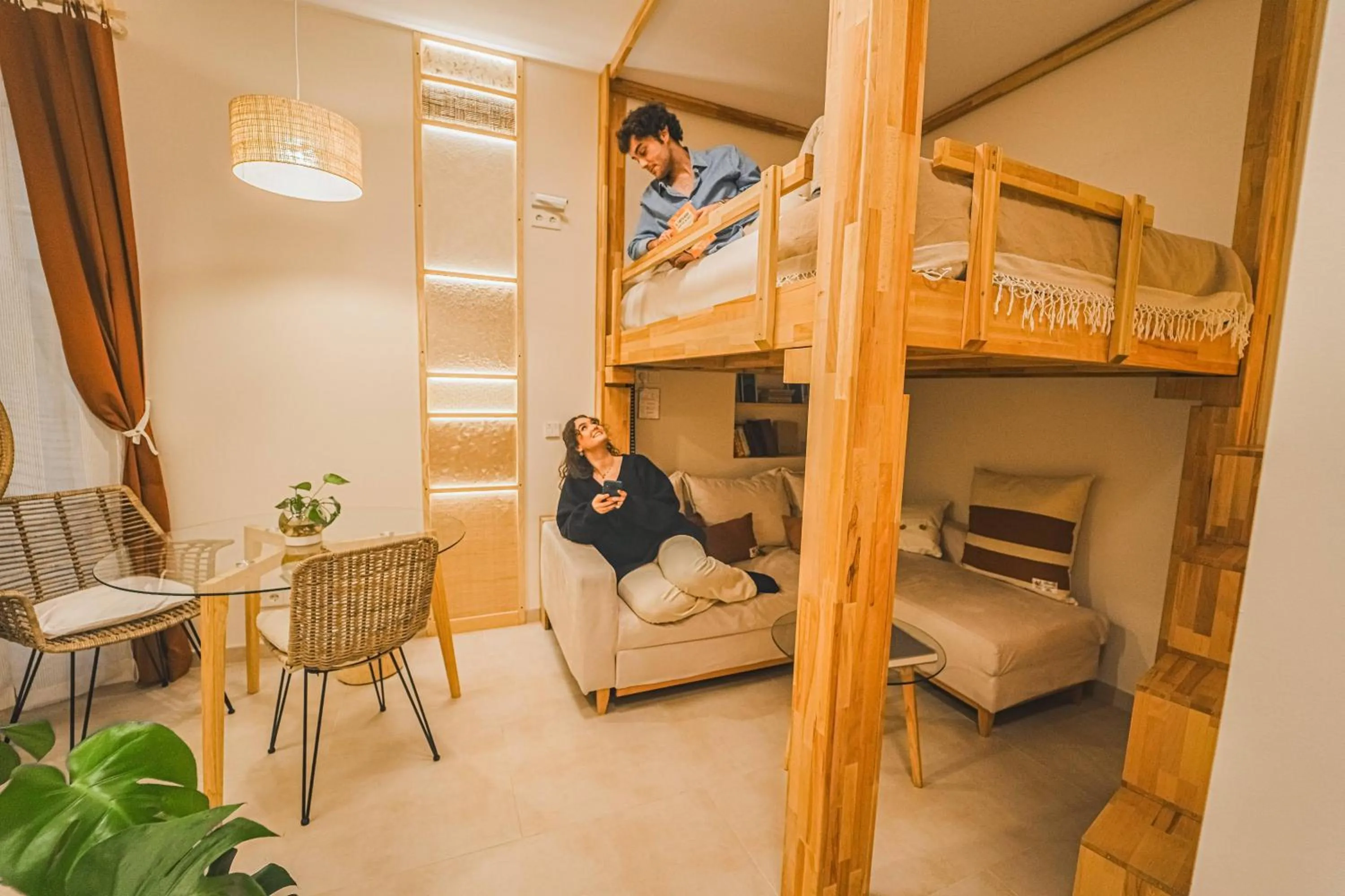 Bed in 4 Bears Studios