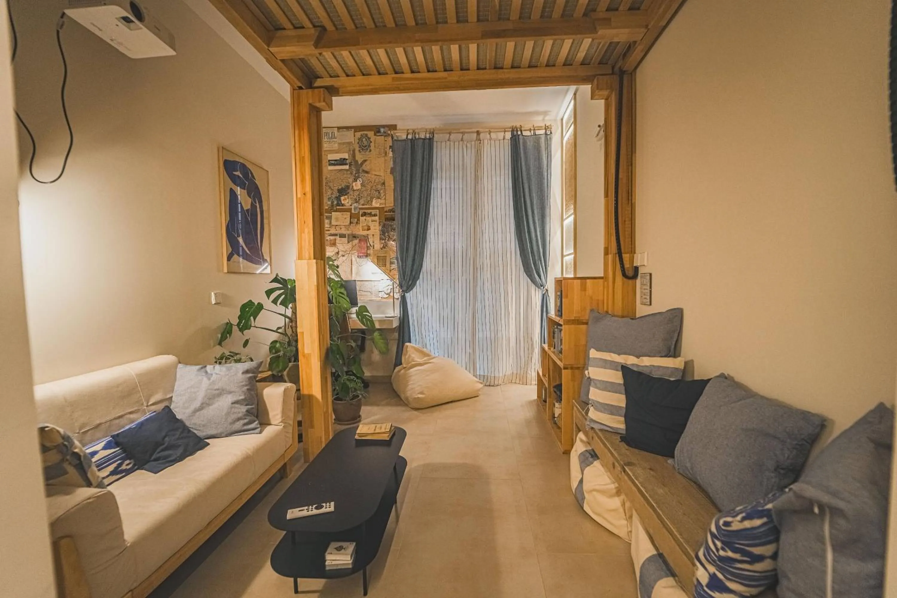 Bed in 4 Bears Studios