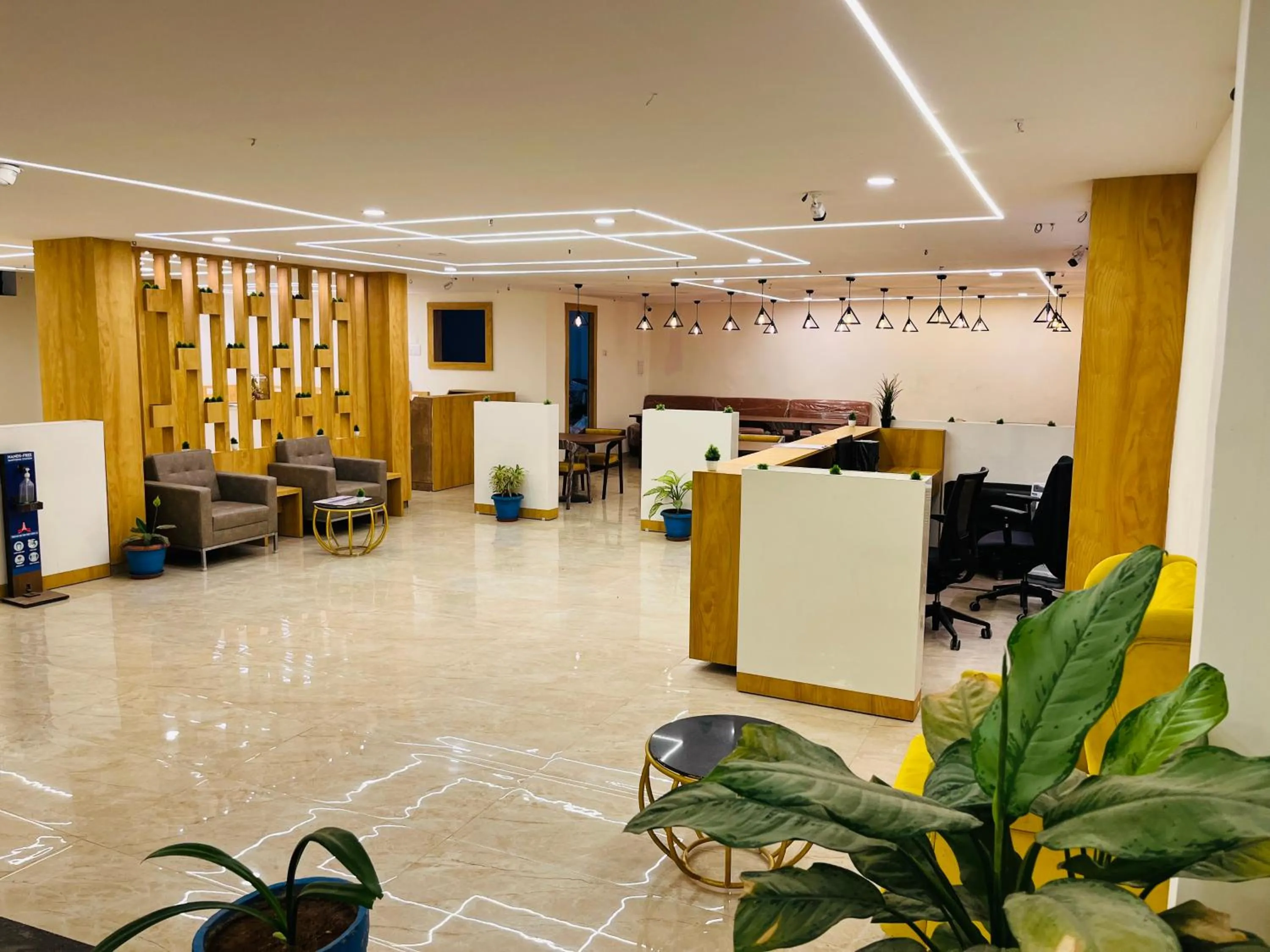 Lobby or reception in Hotel Plaza Hyderabad Airport Zone
