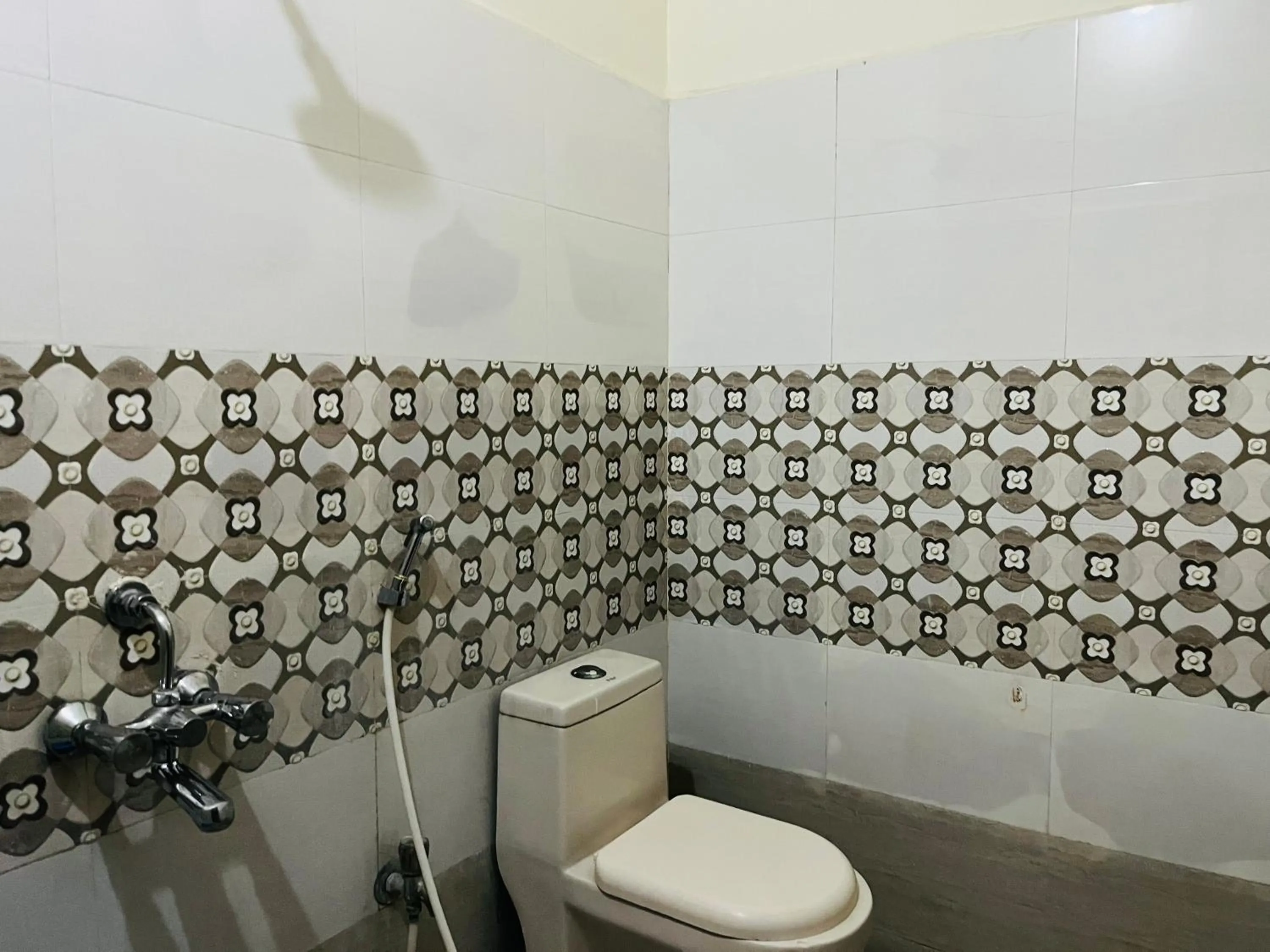 Shower in Hotel Plaza Hyderabad Airport Zone