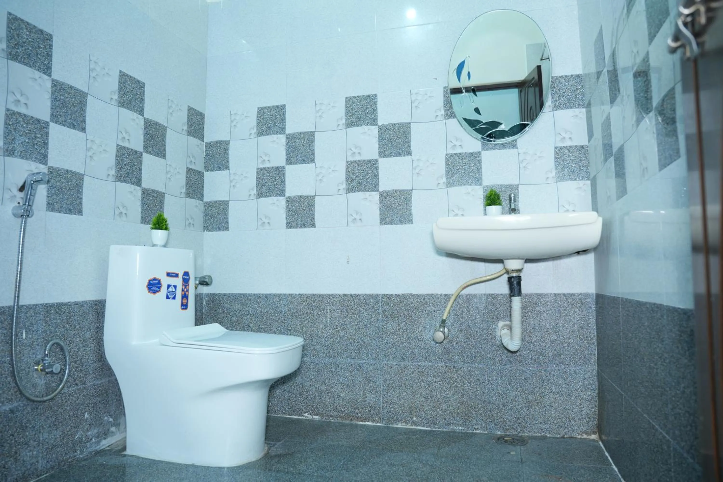 Bathroom in Hotel Plaza Hyderabad Airport Zone