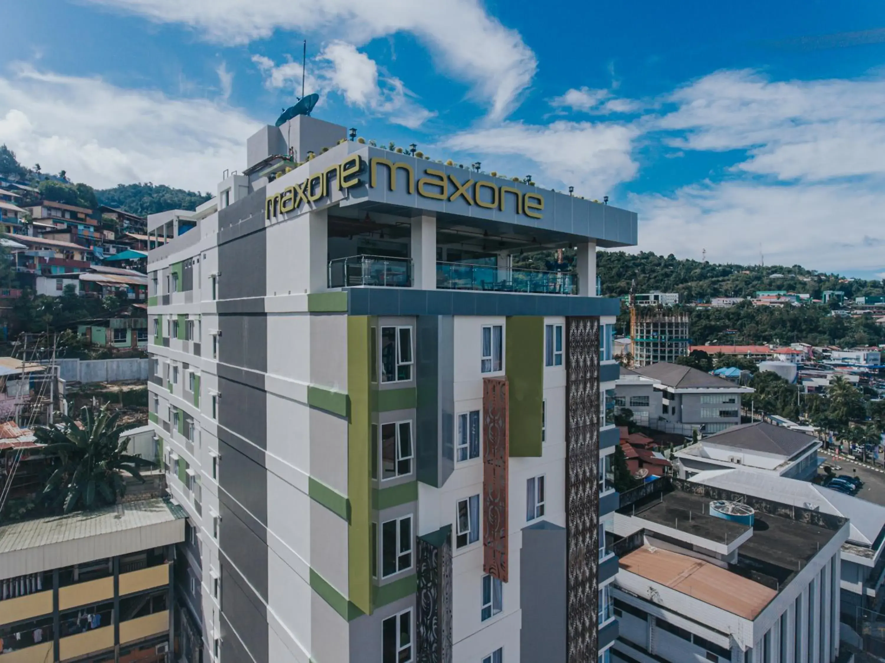 Property building in MaxOneHotels at Jayapura Property building in MaxOneHotels at Jayapura