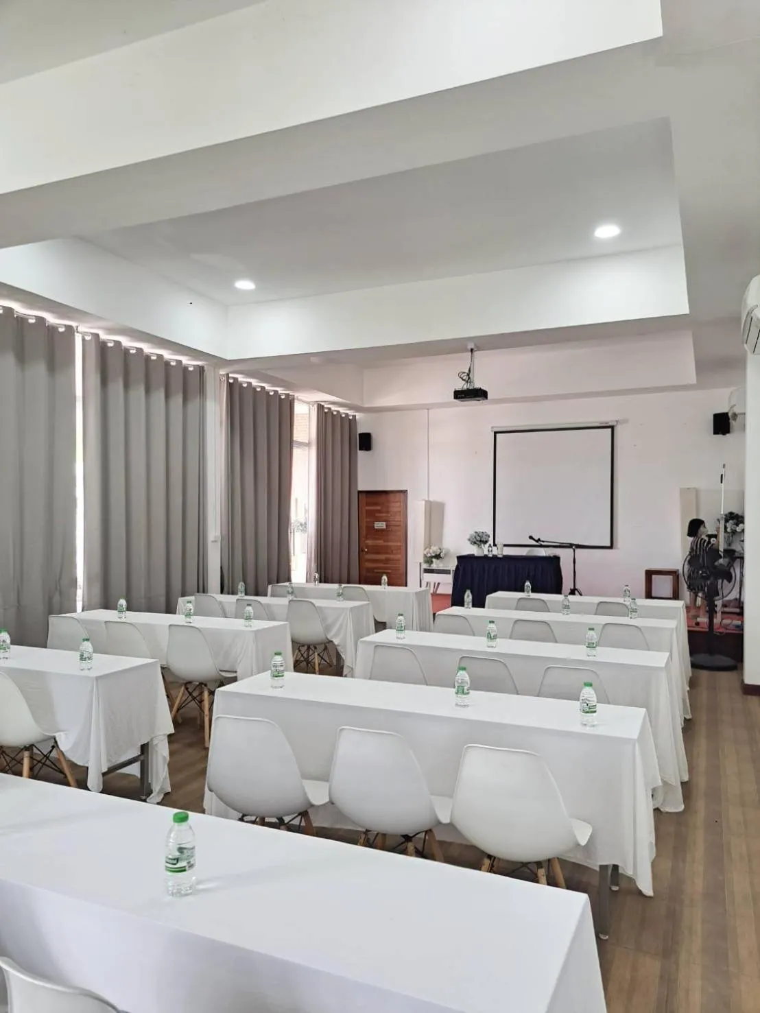 Meeting/conference room in ภูฝ้ายวิลล่า Phufai villa