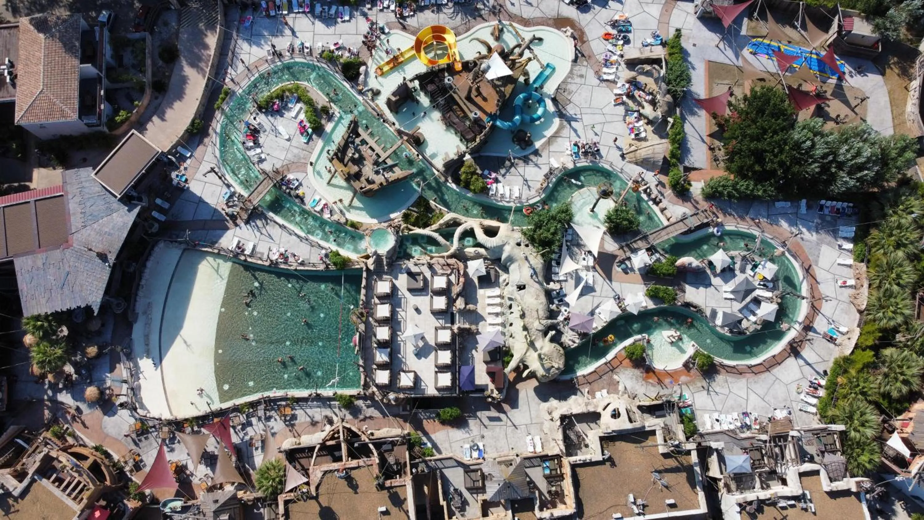 Aqua park in Hôtel Pirates World