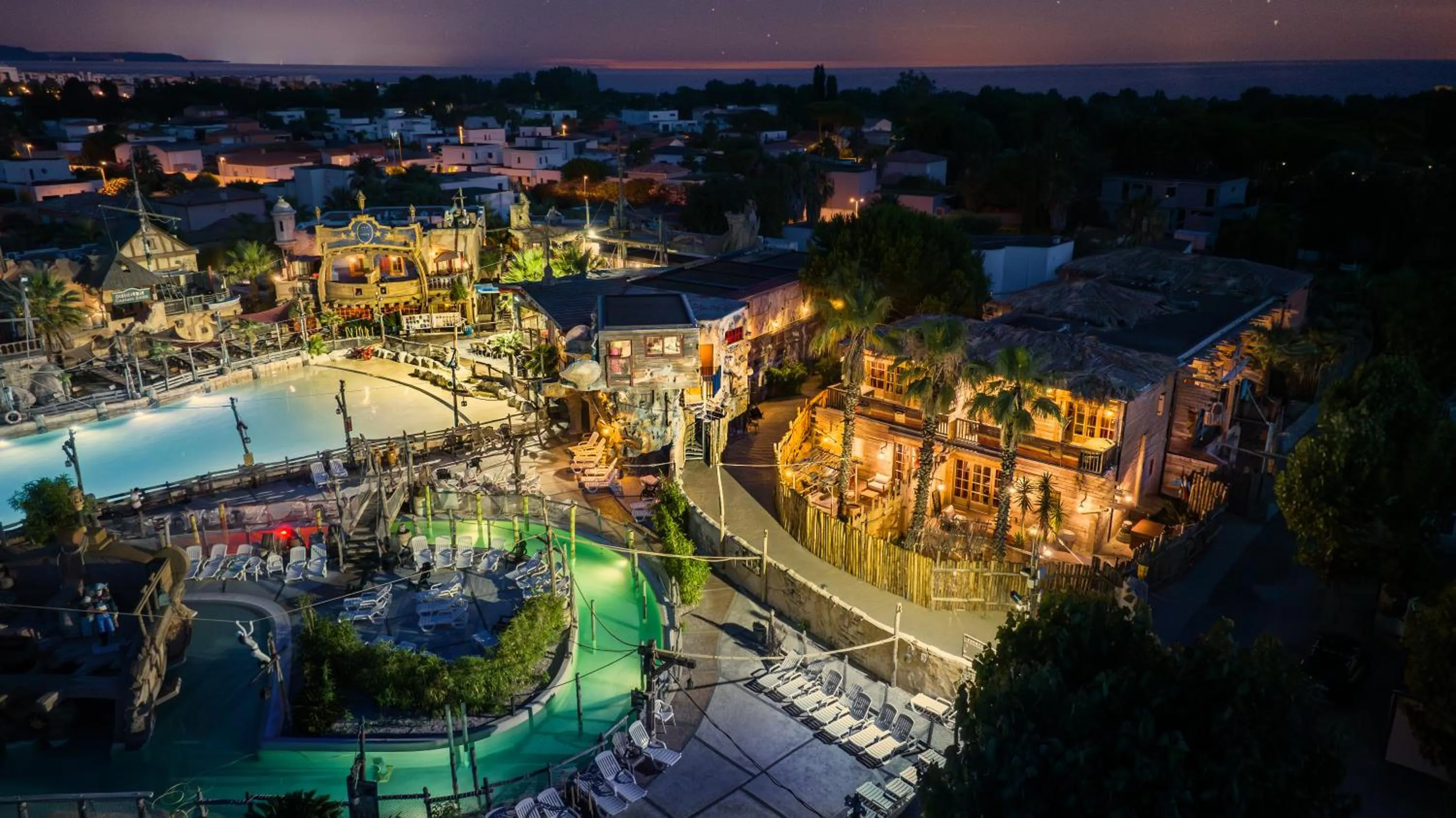 Night in Hôtel Pirates World