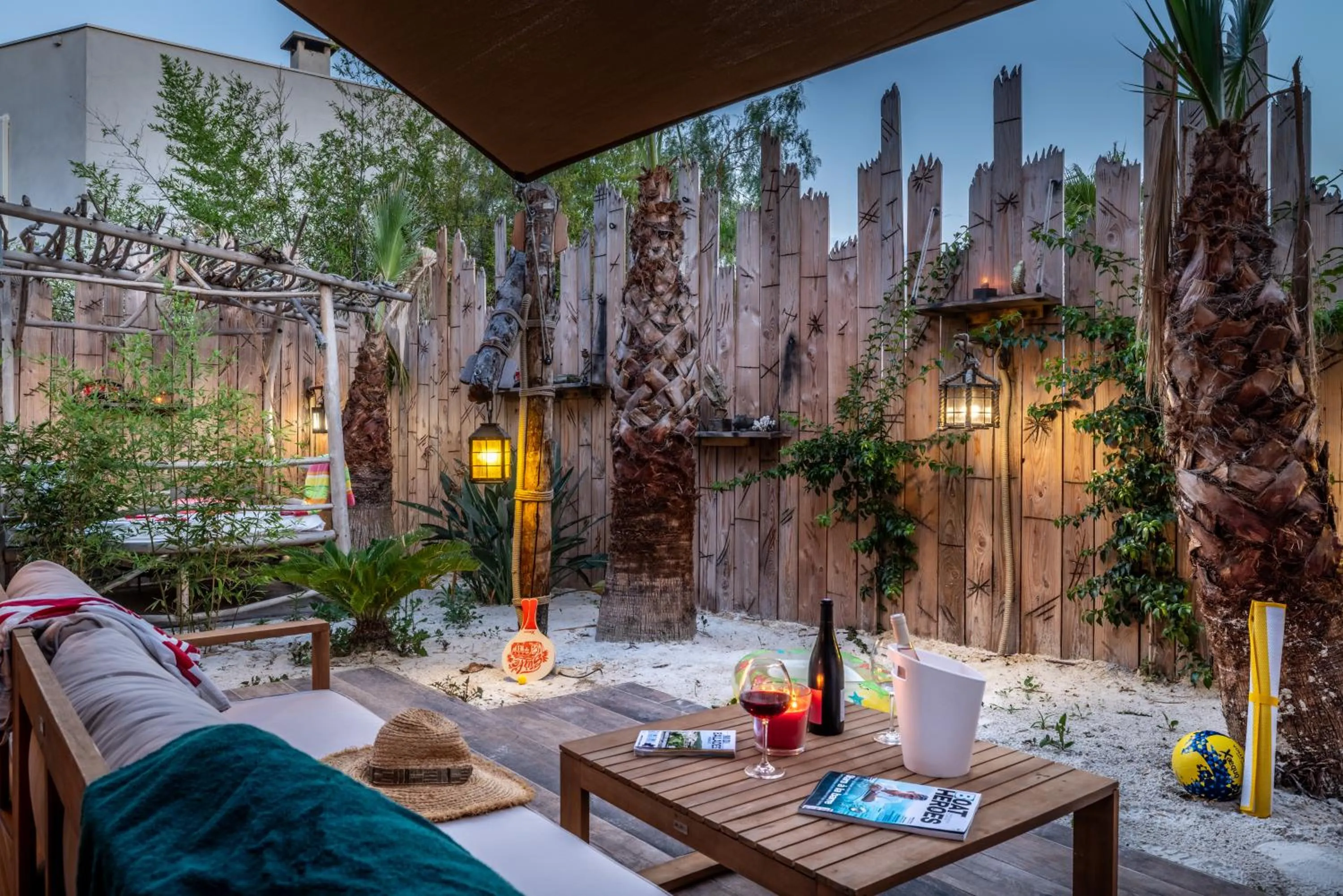 Patio in Hôtel Pirates World