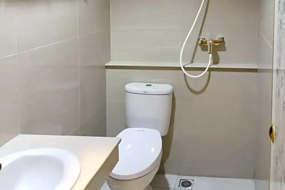 Standard Queen Room in Twospaces Living at Maximus inn Standard Queen Room in Twospaces Living at Maximus inn