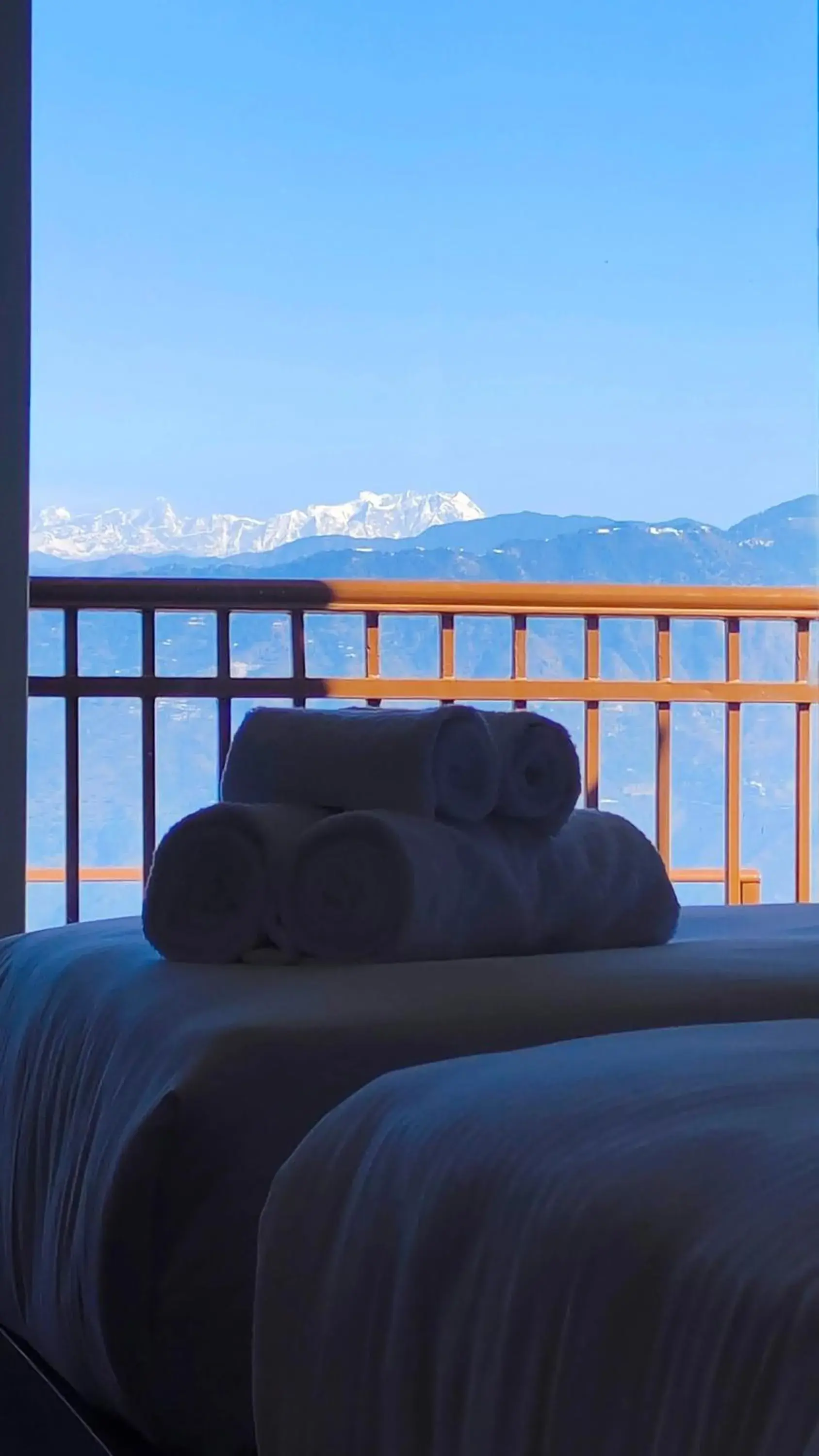 Bed in The Rudraksh, A Himalayan Retreat Bed in The Rudraksh, A Himalayan Retreat