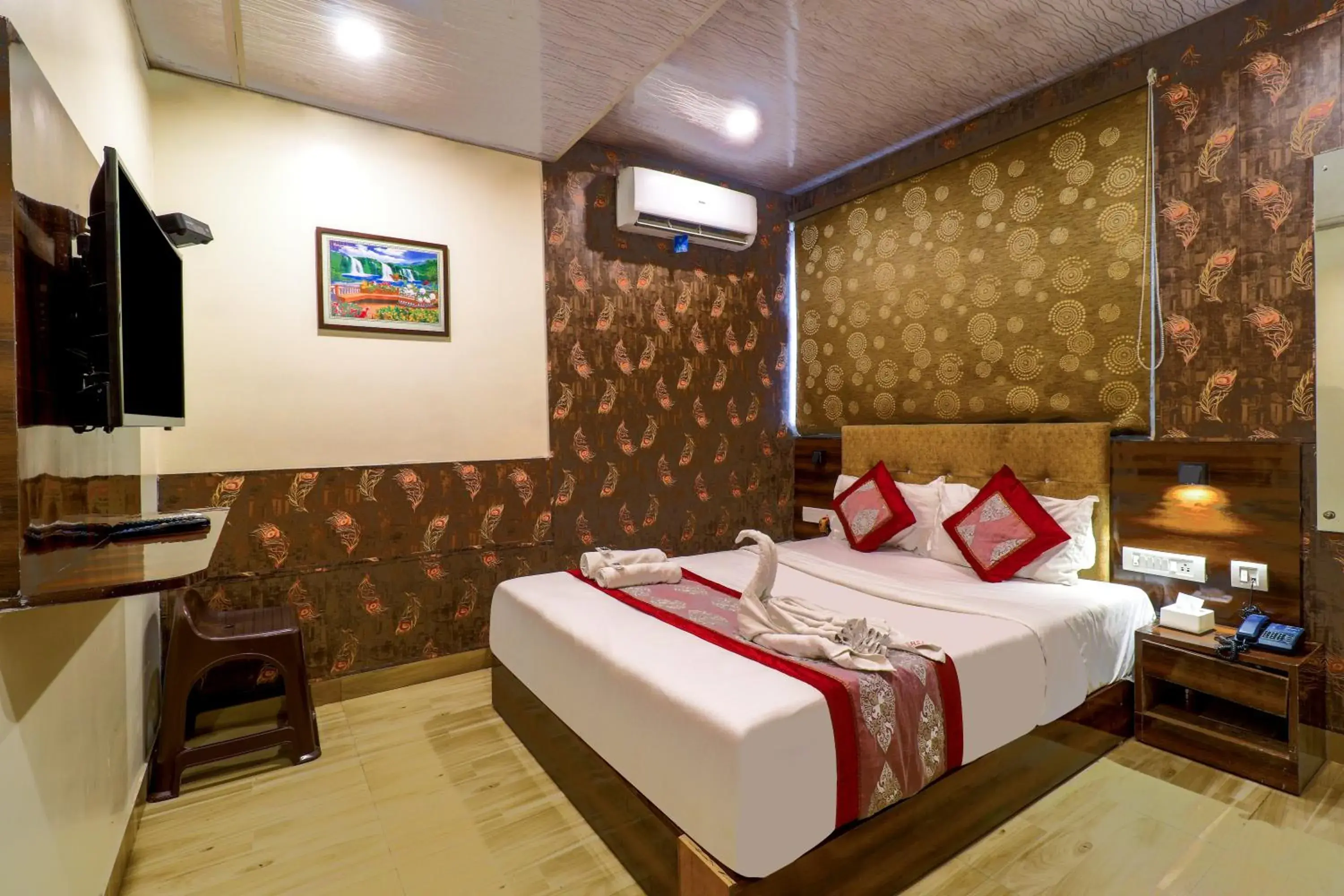 Deluxe Room - single occupancy in HOTEL SIGNATURE INN Deluxe Room - single occupancy in HOTEL SIGNATURE INN