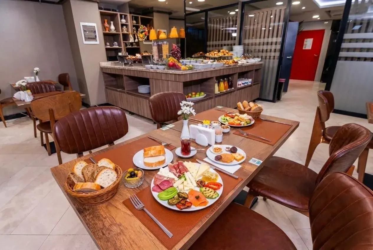 Restaurant/places to eat in The Omiya Hotel Restaurant/places to eat in The Omiya Hotel