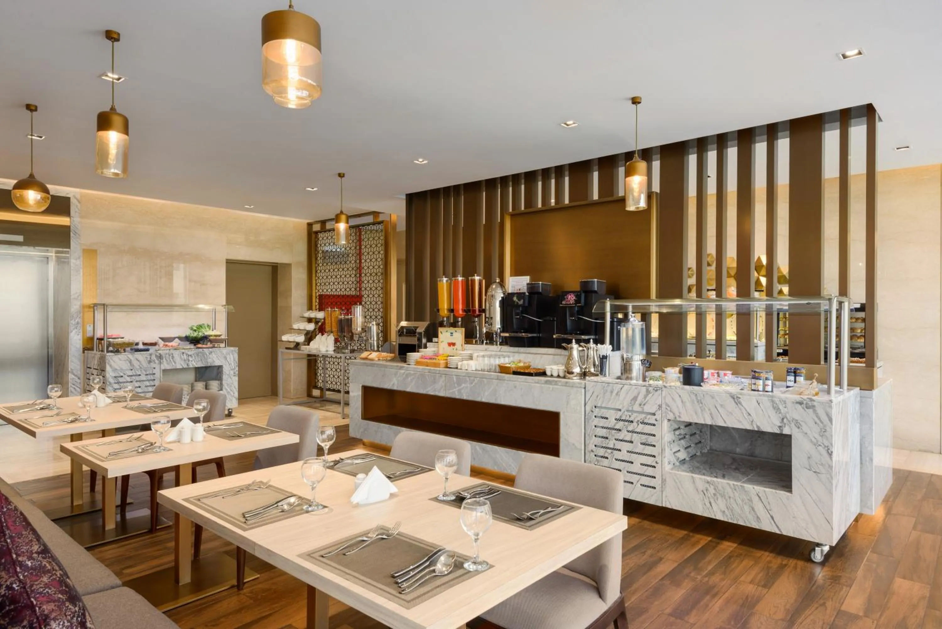 Restaurant/places to eat in Ramada by Wyndham Riyadh King Fahd Road