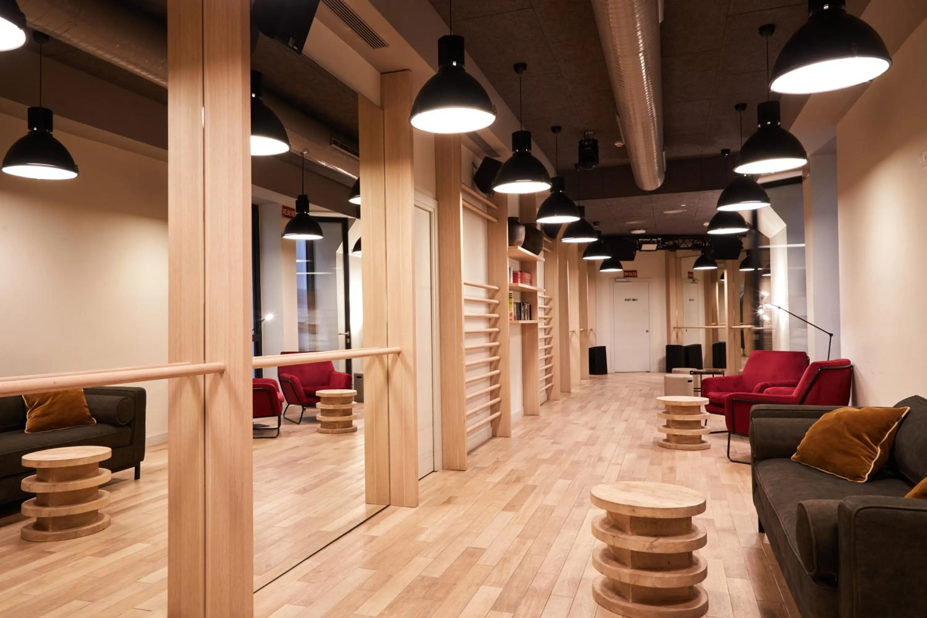 Nightclub / DJ in LATROUPE Prado