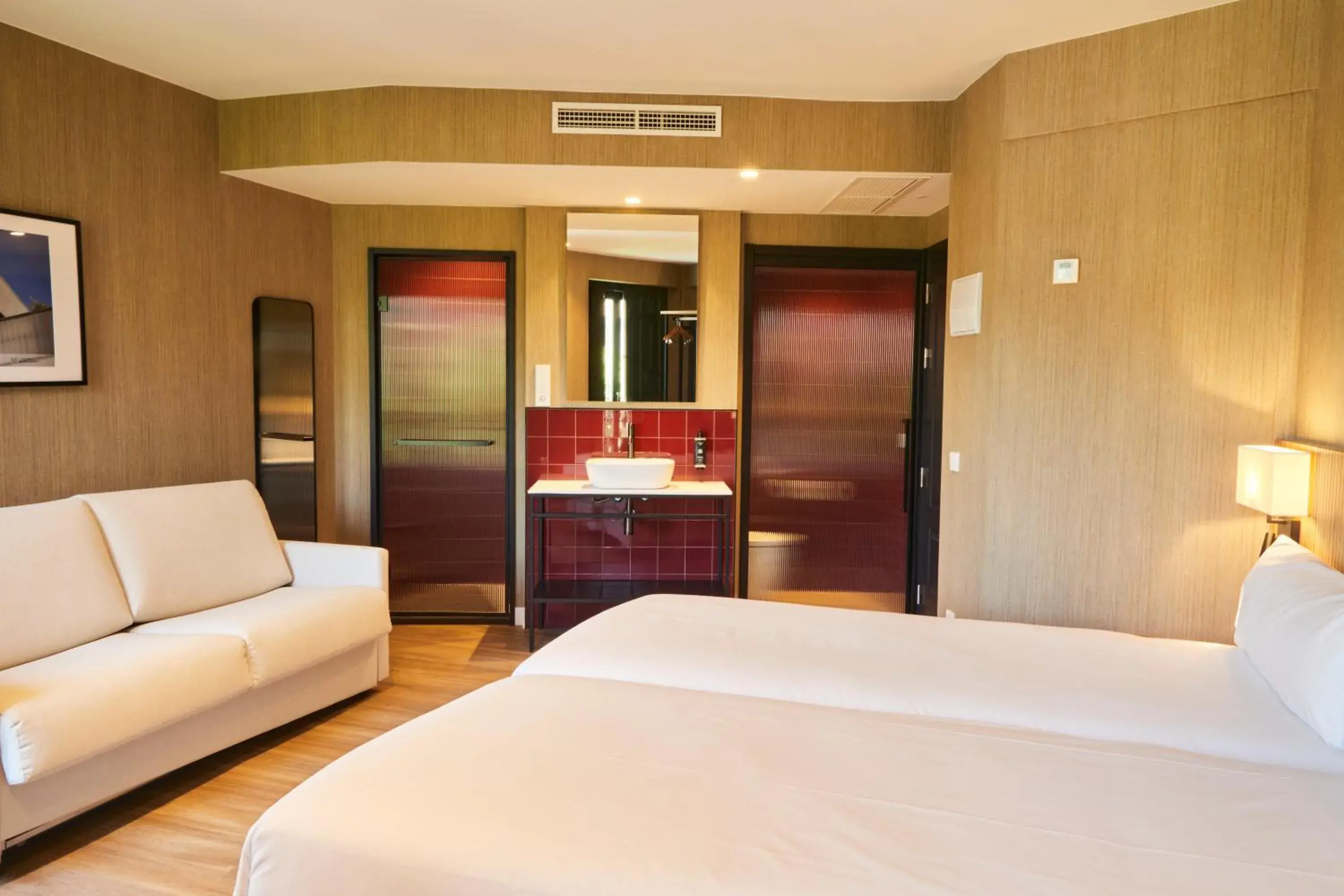 Twin Room in LATROUPE Prado Twin Room in LATROUPE Prado
