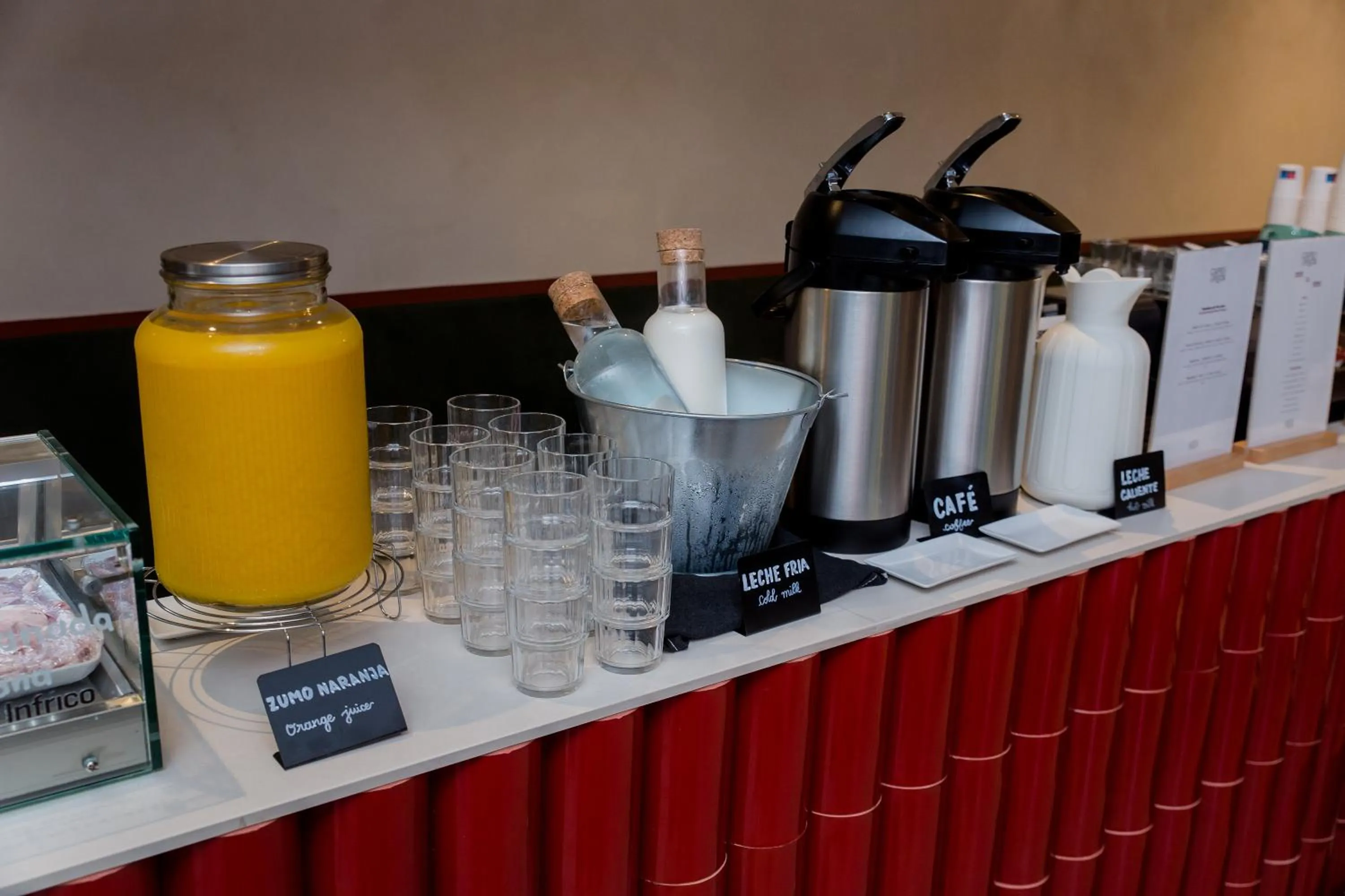 Restaurant/places to eat in LATROUPE Prado