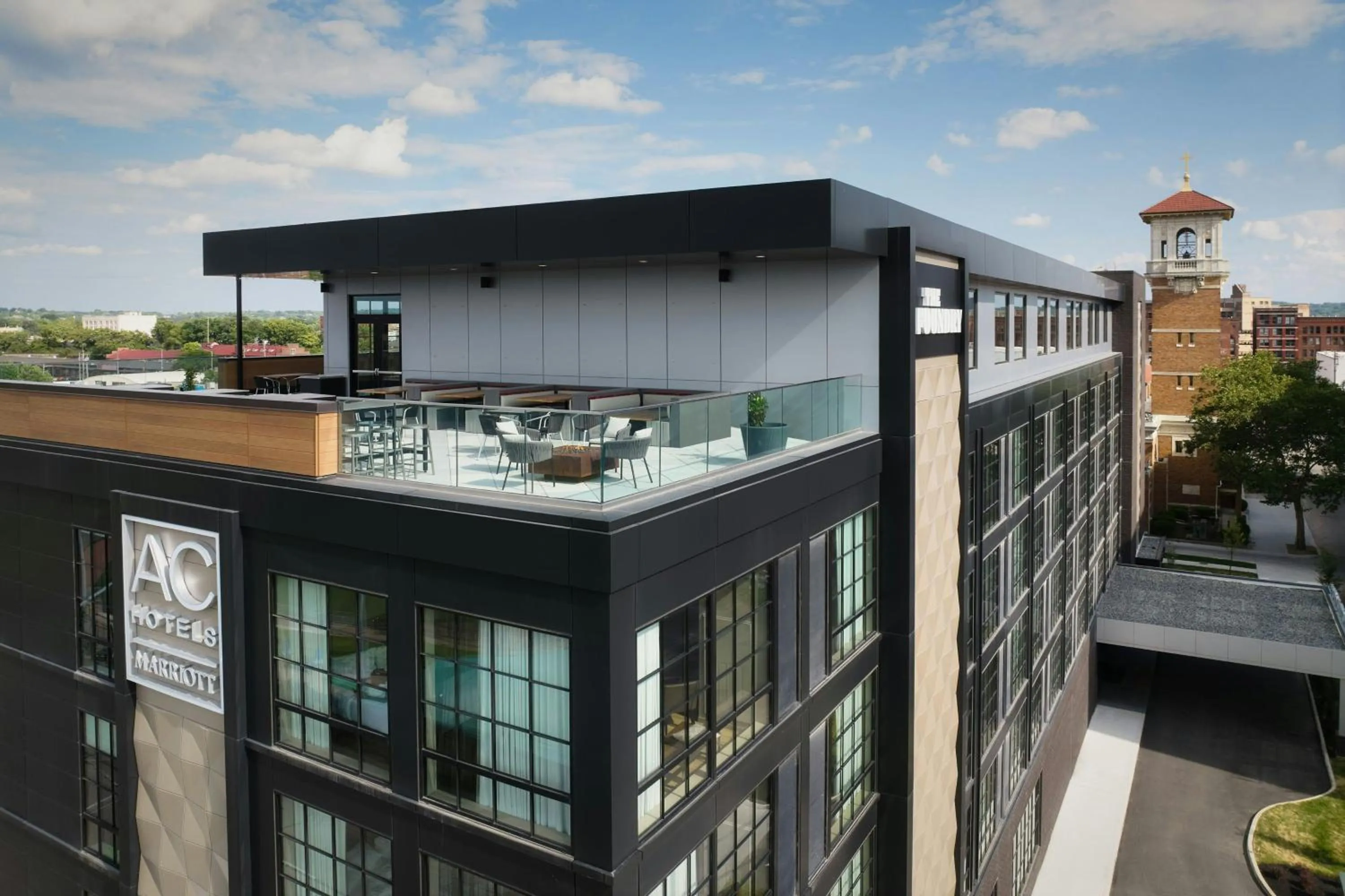 Lounge or bar in AC Hotel by Marriott Dayton