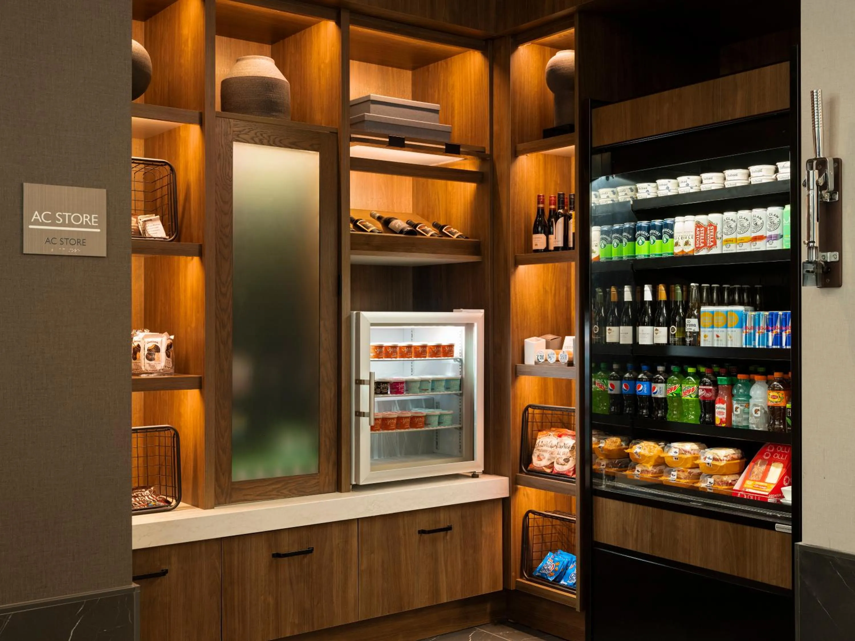 Food and drinks in AC Hotel by Marriott Dayton