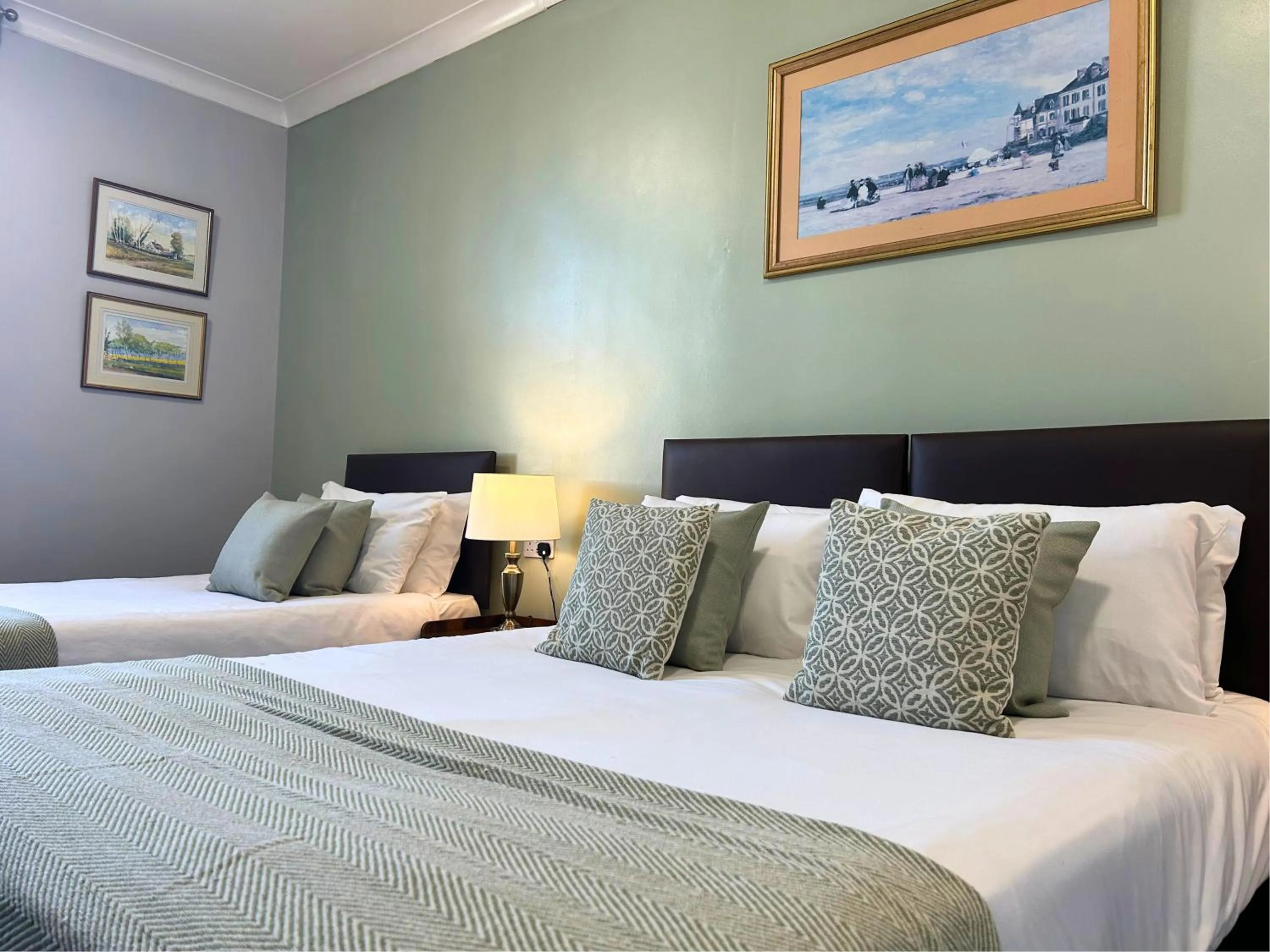 Bed in The Windmill Hotel