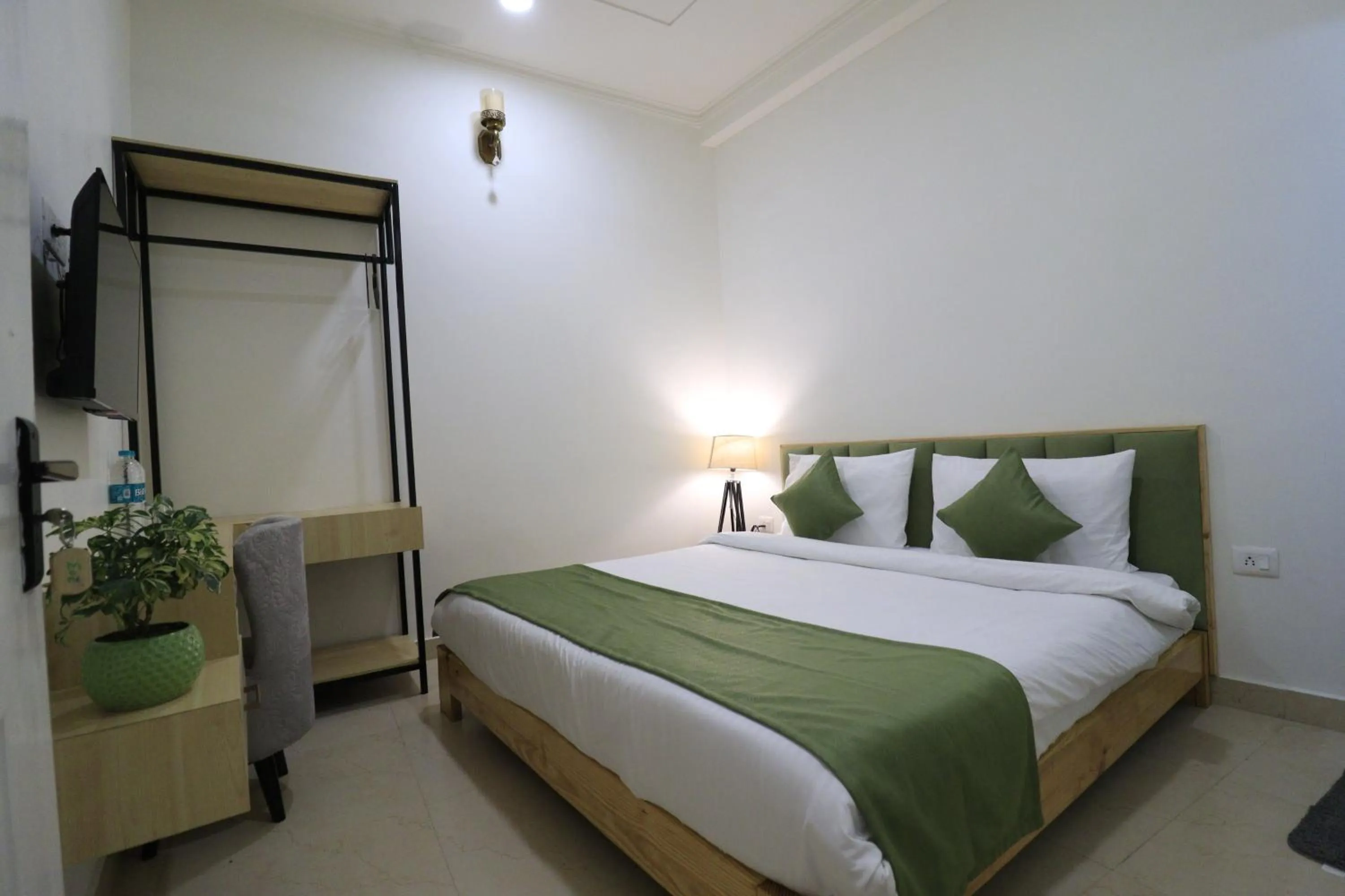 Bedroom, Bed in Around Stays Rishikesh, Tapovan