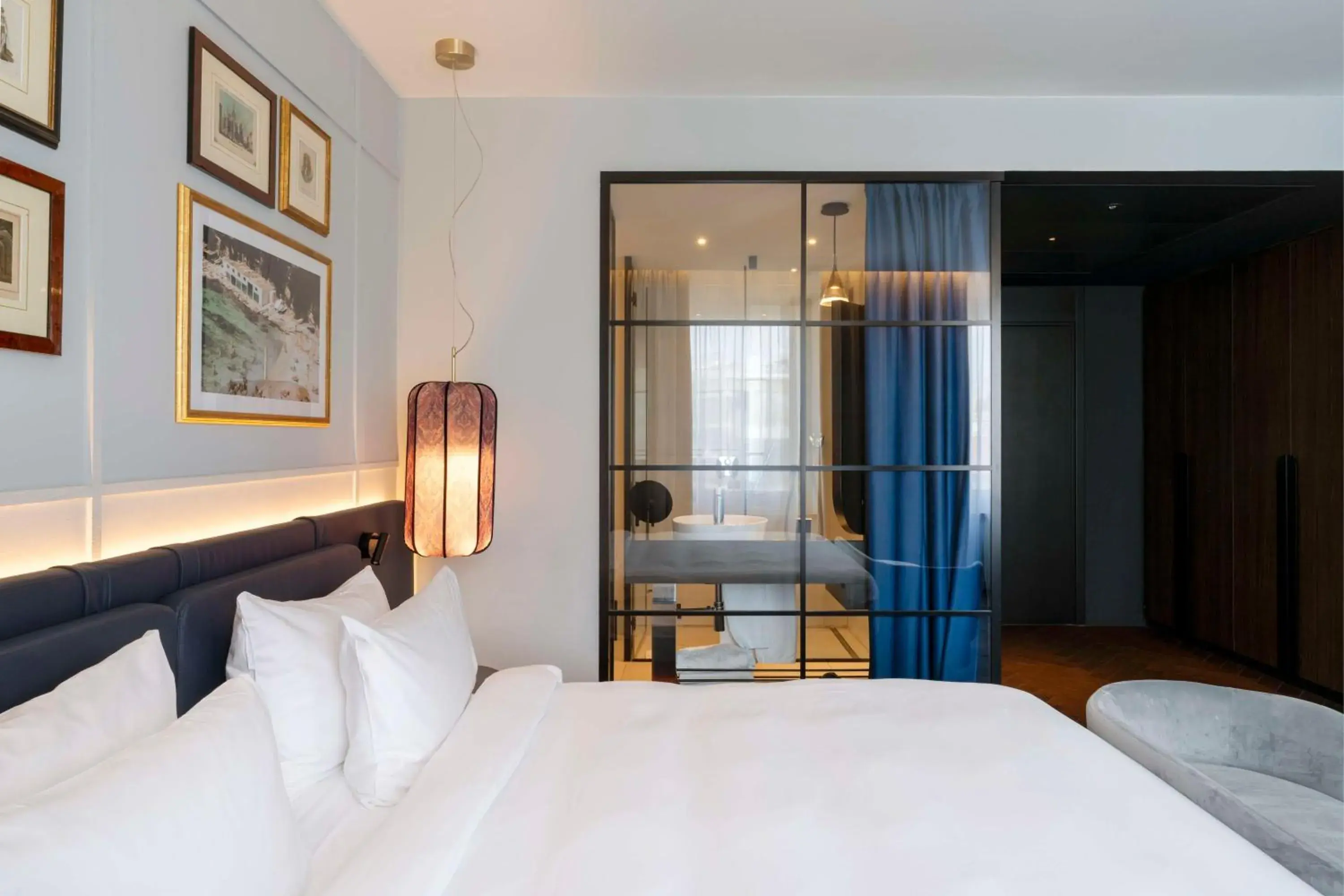 Bedroom, Bed in Radisson Collection Hotel, Santa Sofia Milan Bedroom, Bed in Radisson Collection Hotel, Santa Sofia Milan