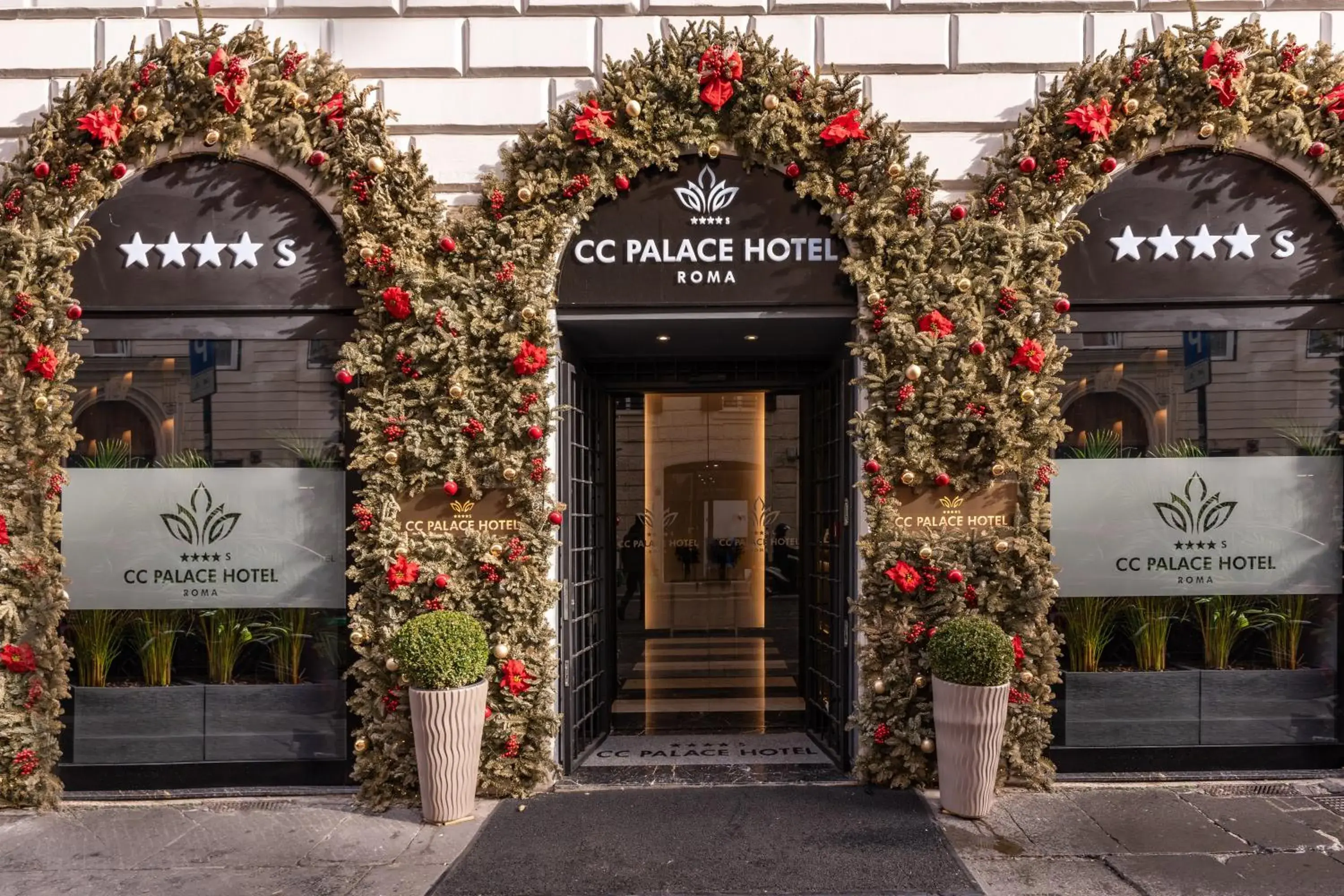 Facade/entrance in CC Palace Hotel Facade/entrance in CC Palace Hotel