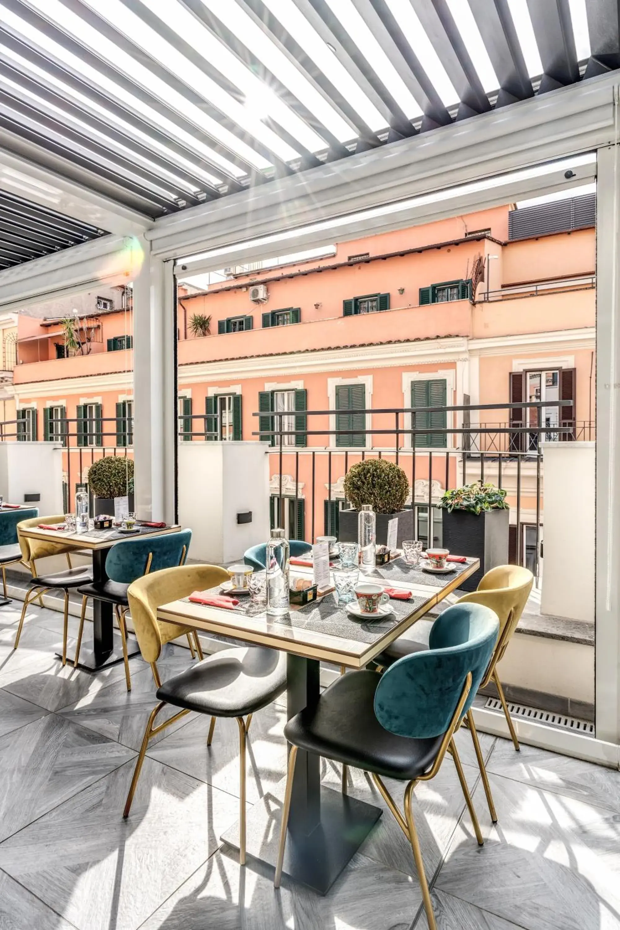 Restaurant/places to eat in CC Palace Hotel Restaurant/places to eat in CC Palace Hotel