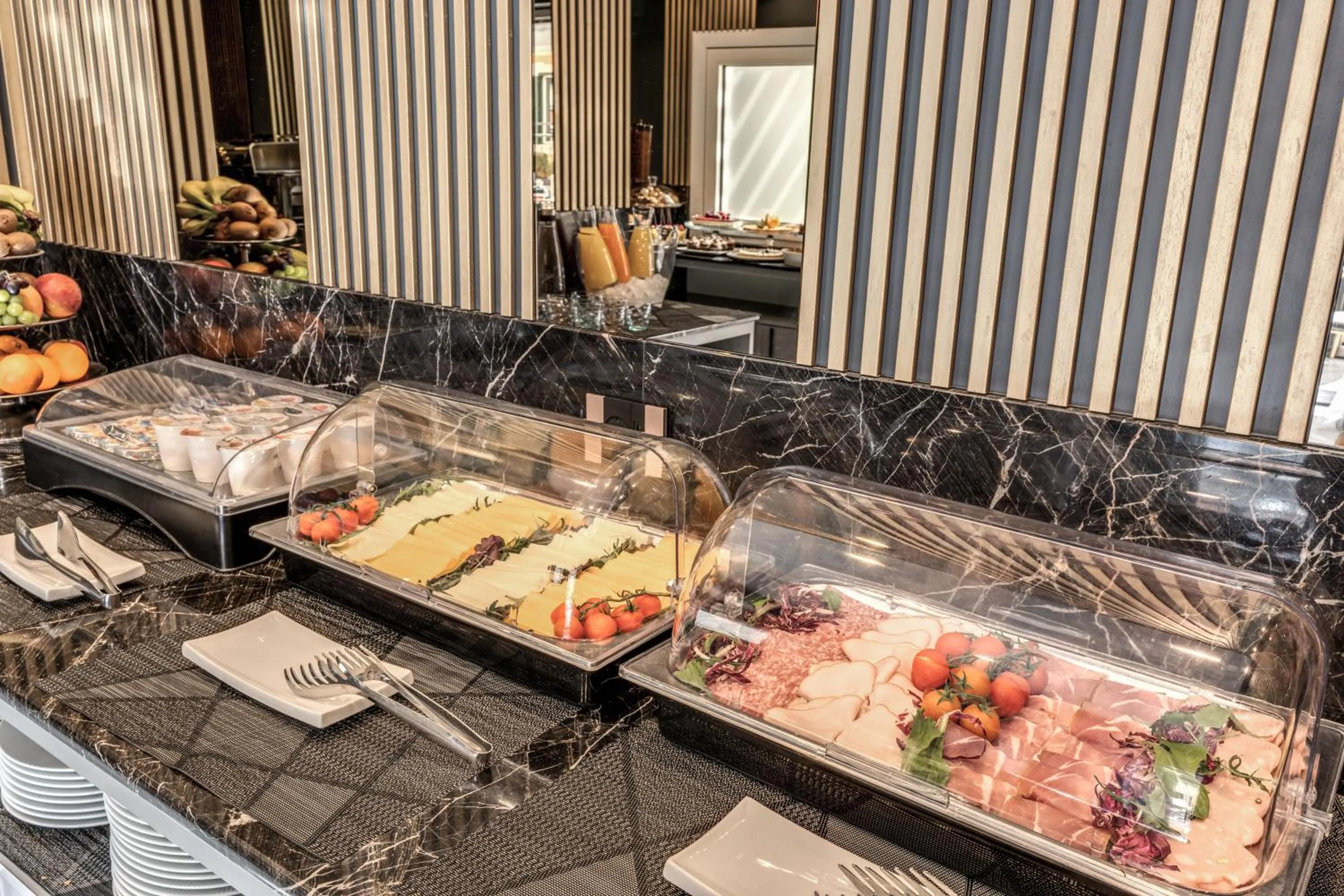 Breakfast in CC Palace Hotel