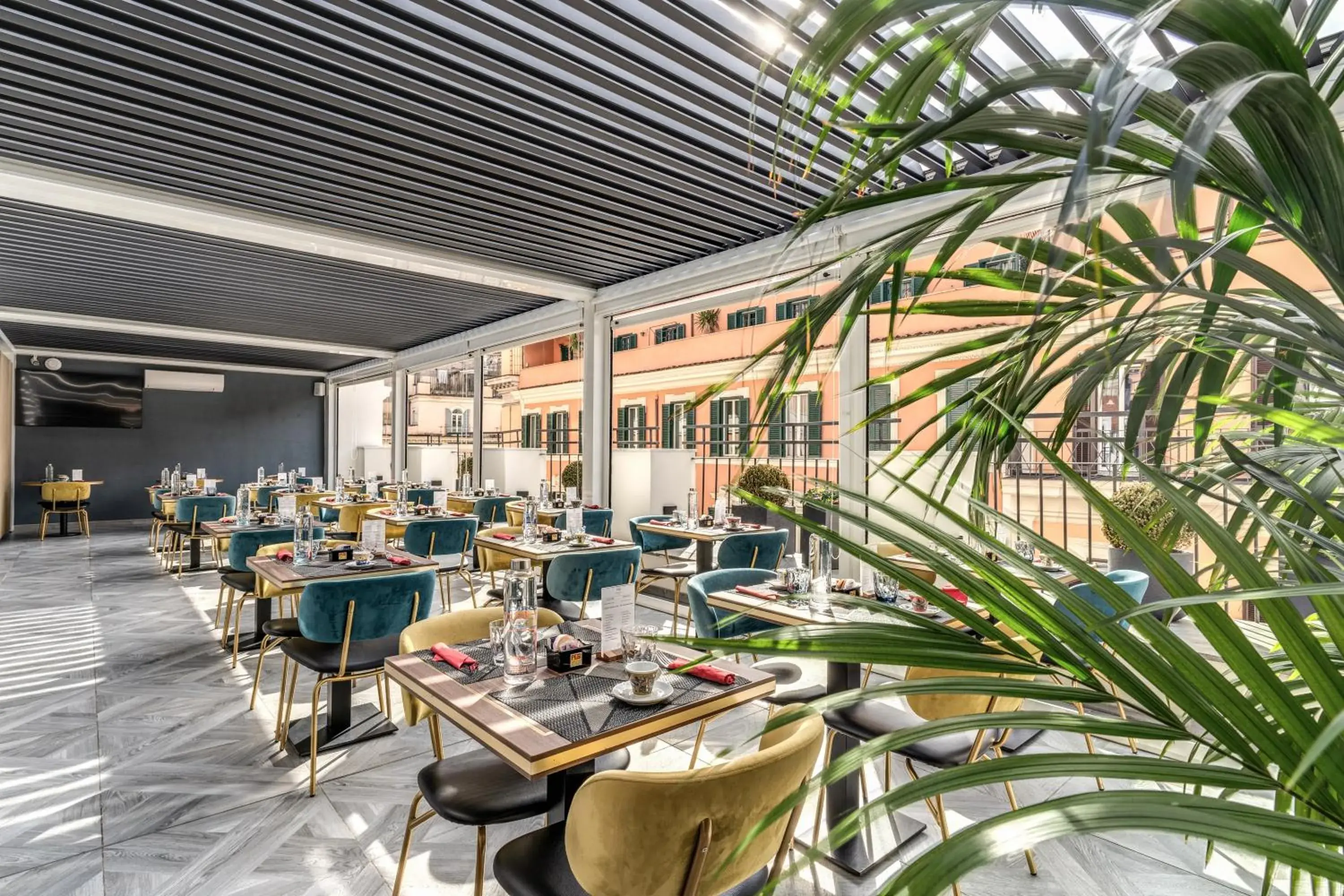 Restaurant/places to eat in CC Palace Hotel Restaurant/places to eat in CC Palace Hotel