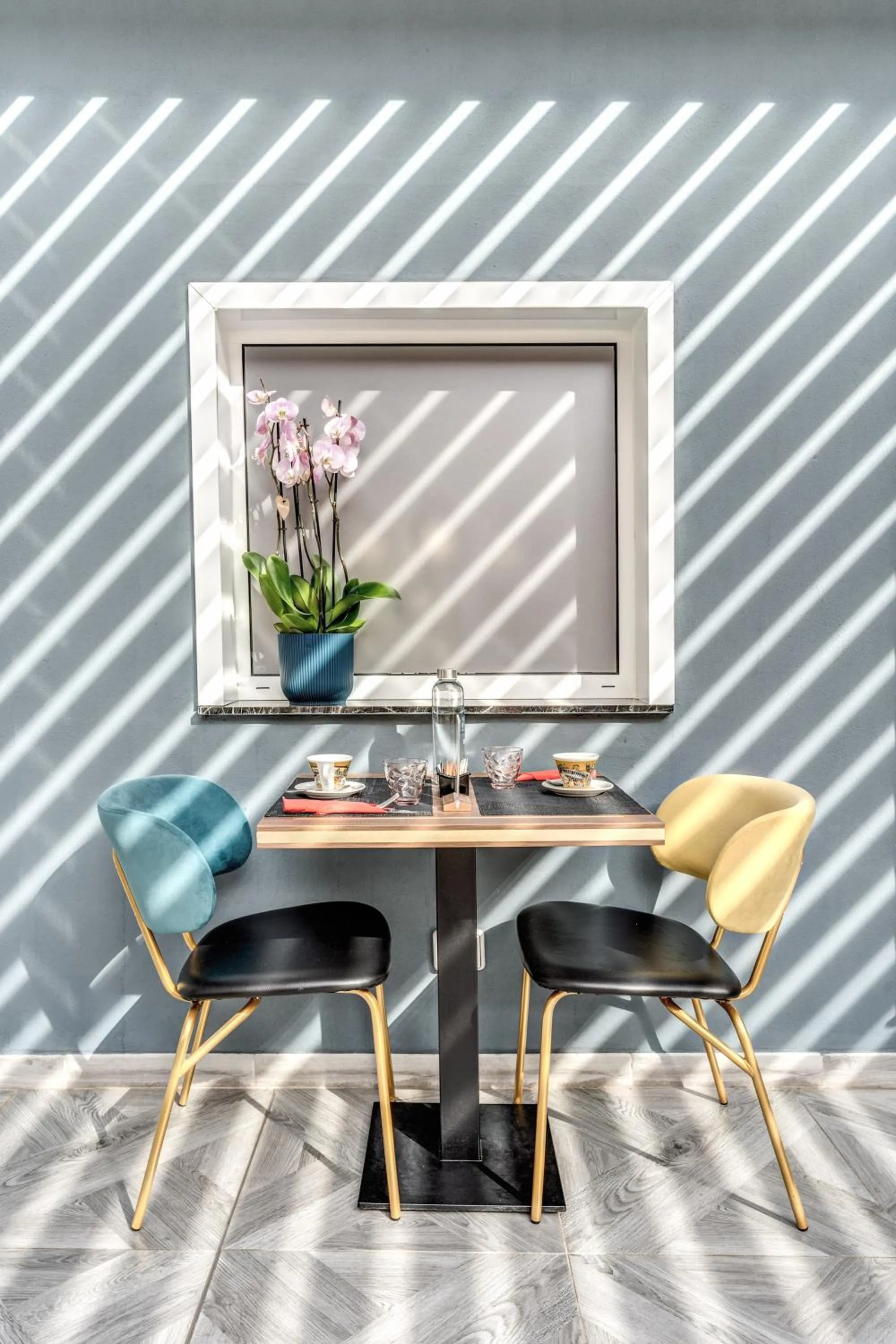 Restaurant/places to eat in CC Palace Hotel