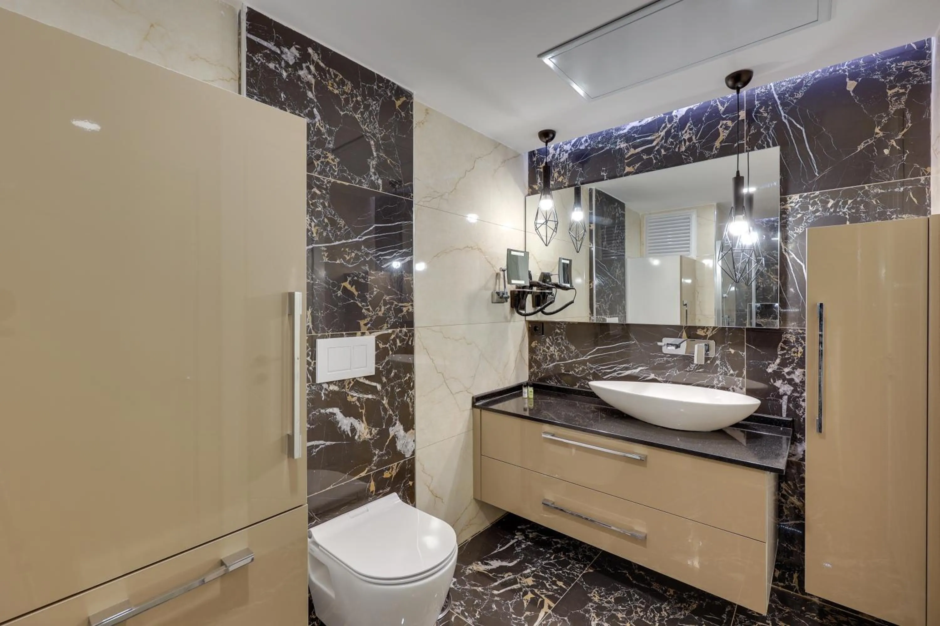 Bathroom in Ege Birlik Seasight Suites