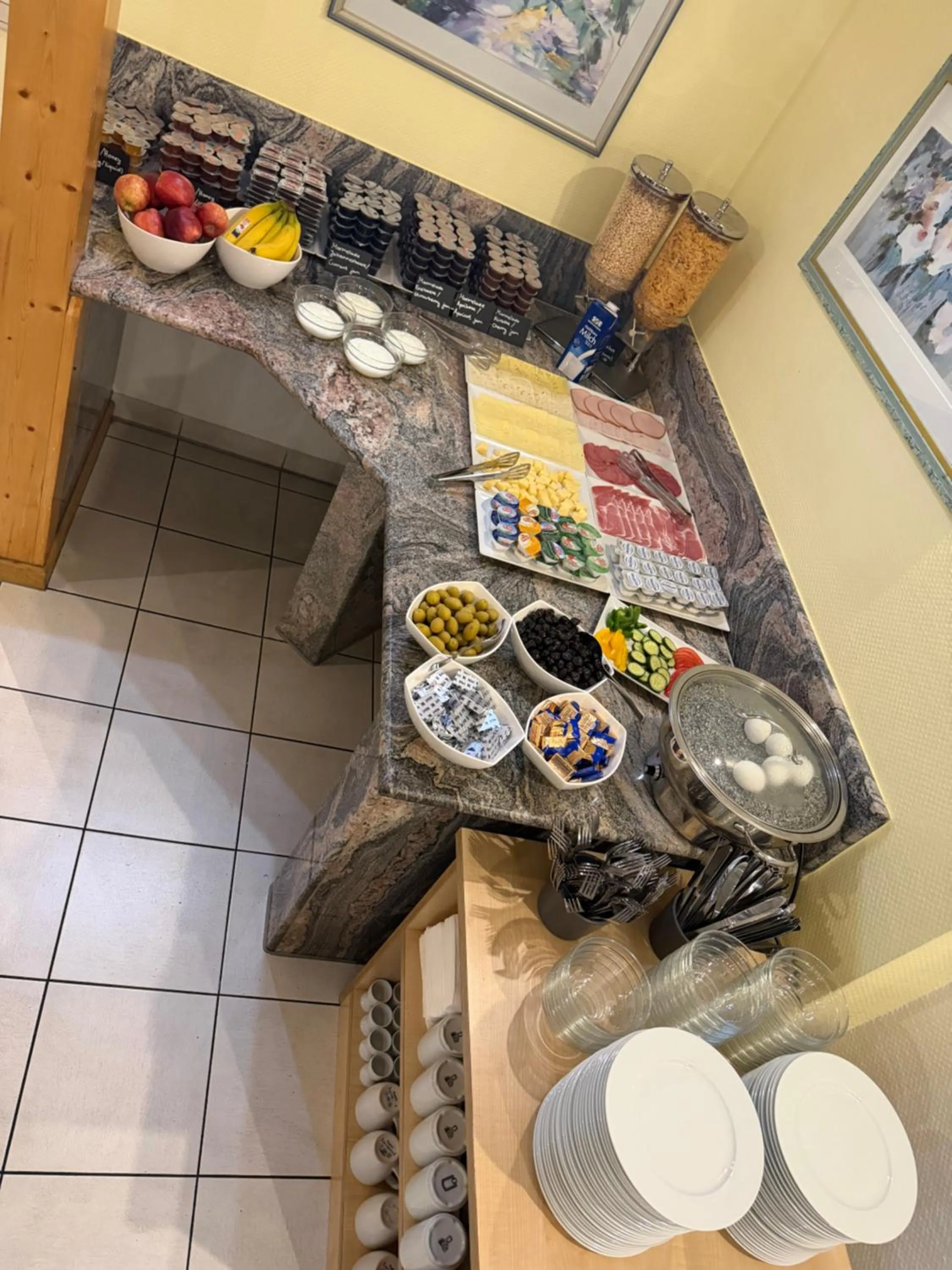 Breakfast in Brenzhotel Heidenheim