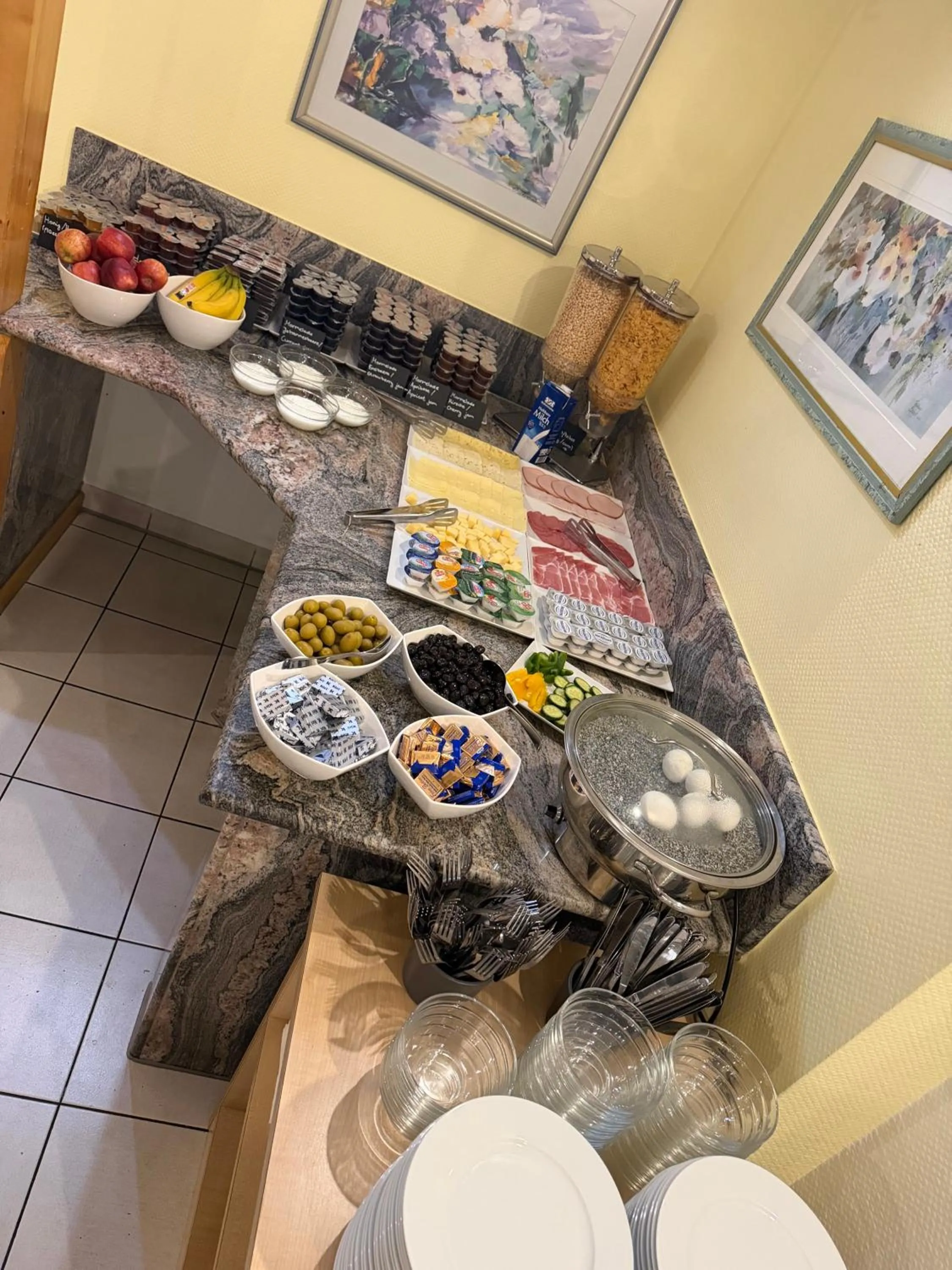 Breakfast in Brenzhotel Heidenheim