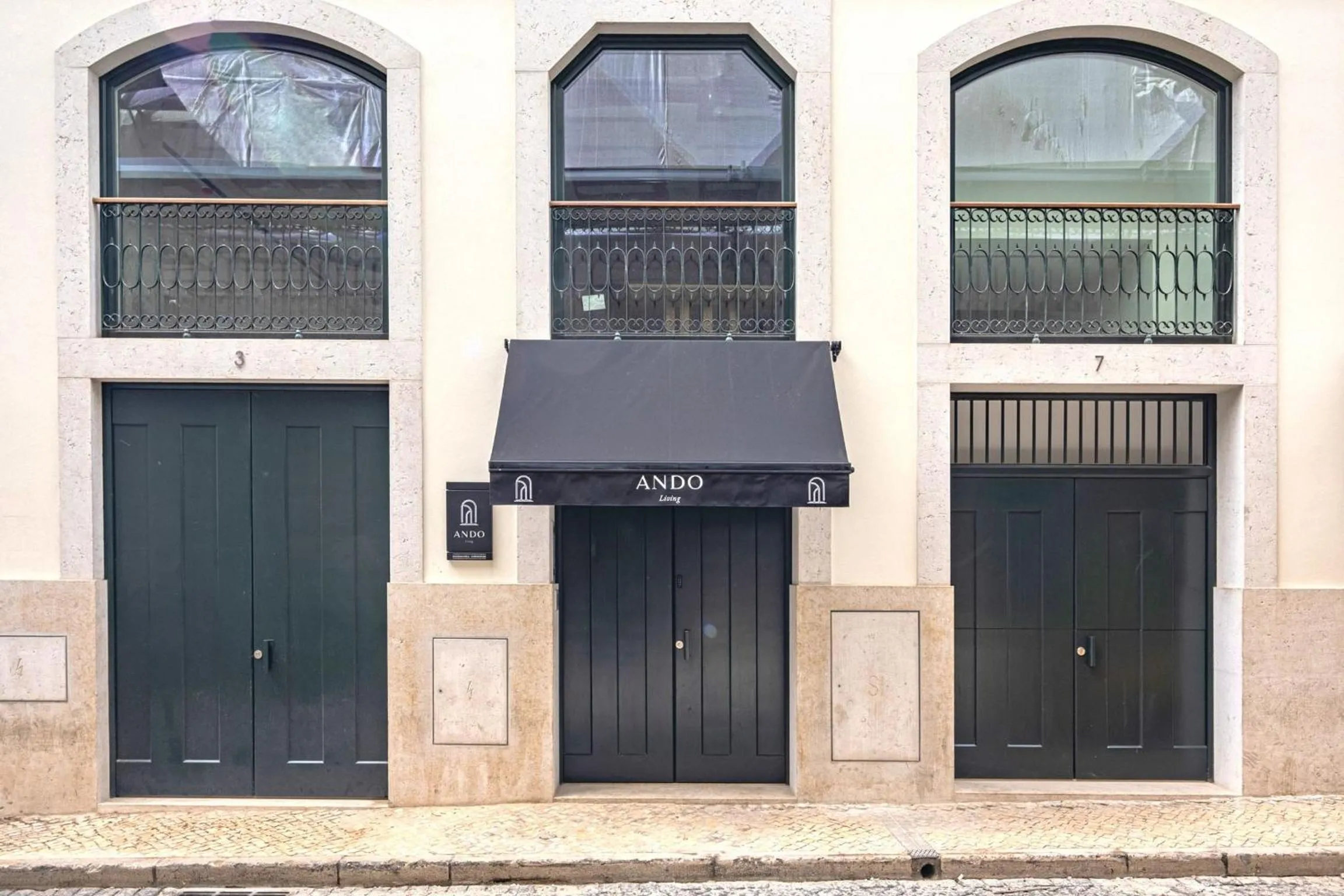 Ando Living - Douradores House