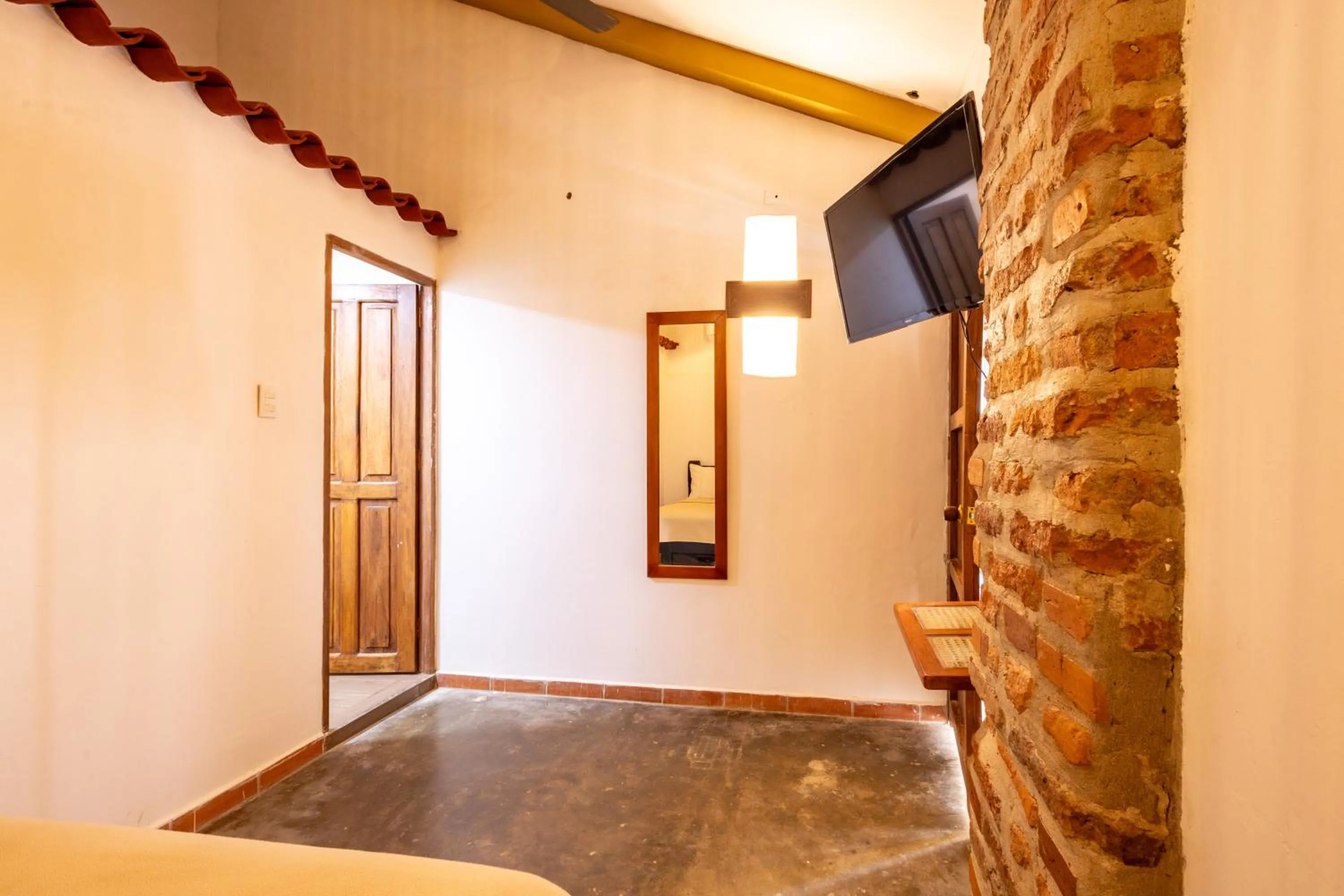 TV and multimedia in Albarrada Hotel Boutique