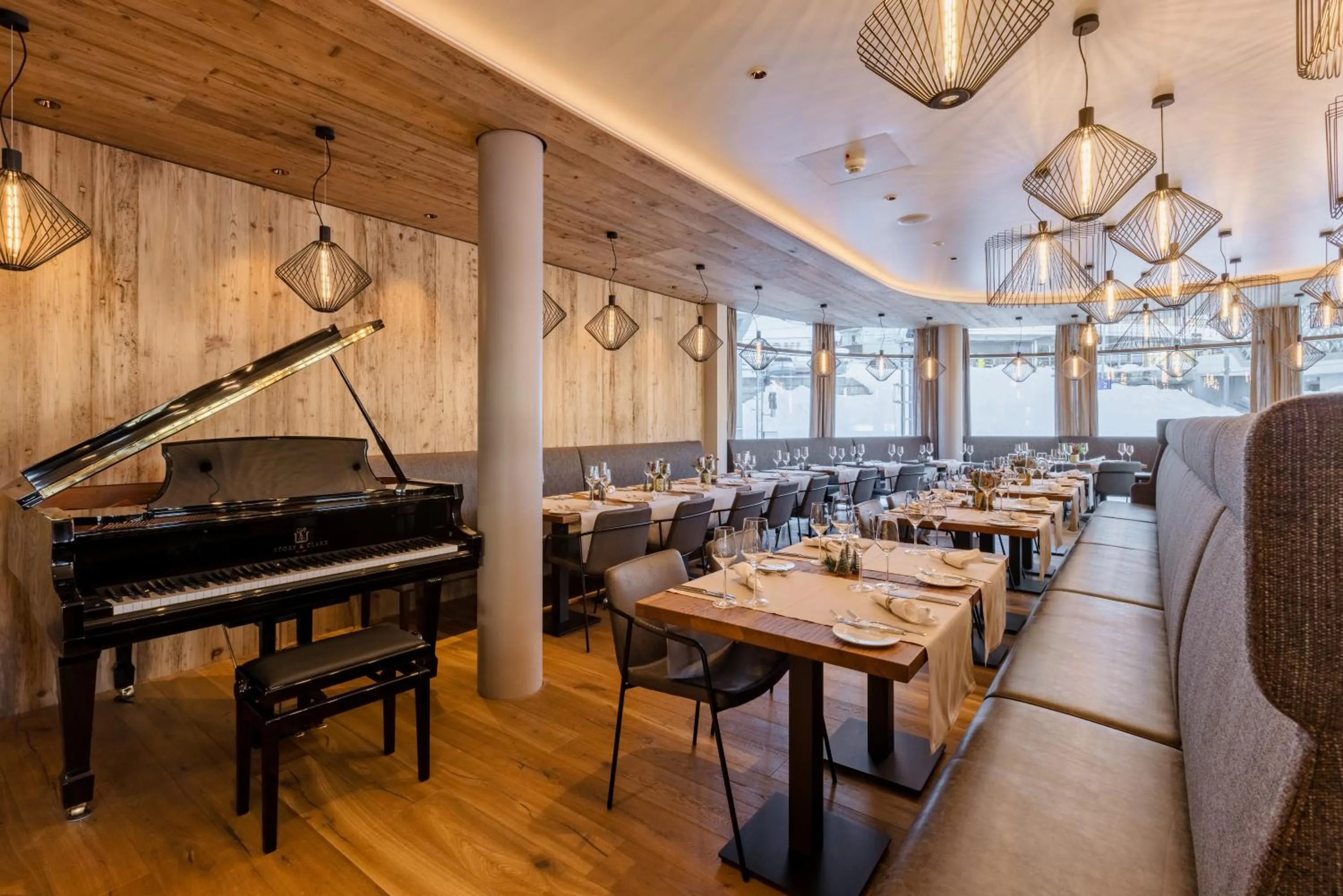 Restaurant/places to eat in Postresidenz am See