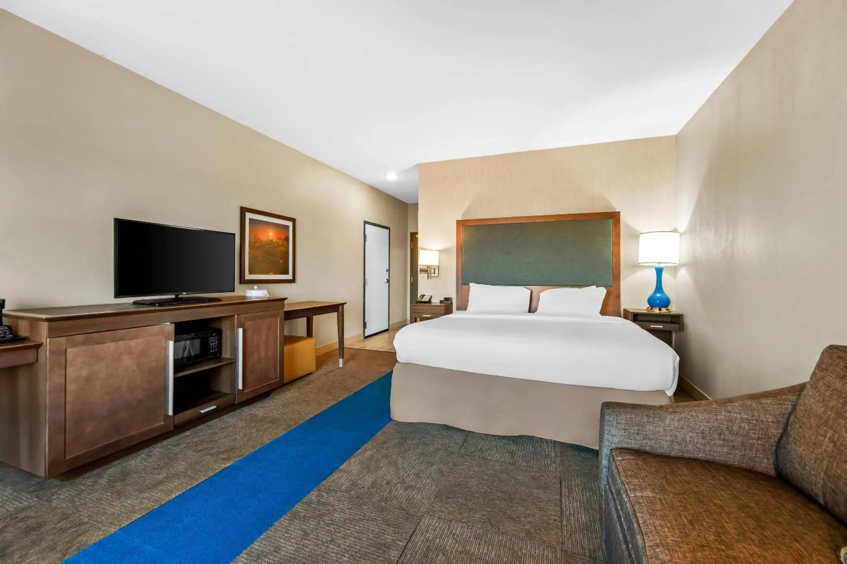 Bedroom, Bed in Quality Inn - Pratt Bedroom, Bed in Quality Inn - Pratt