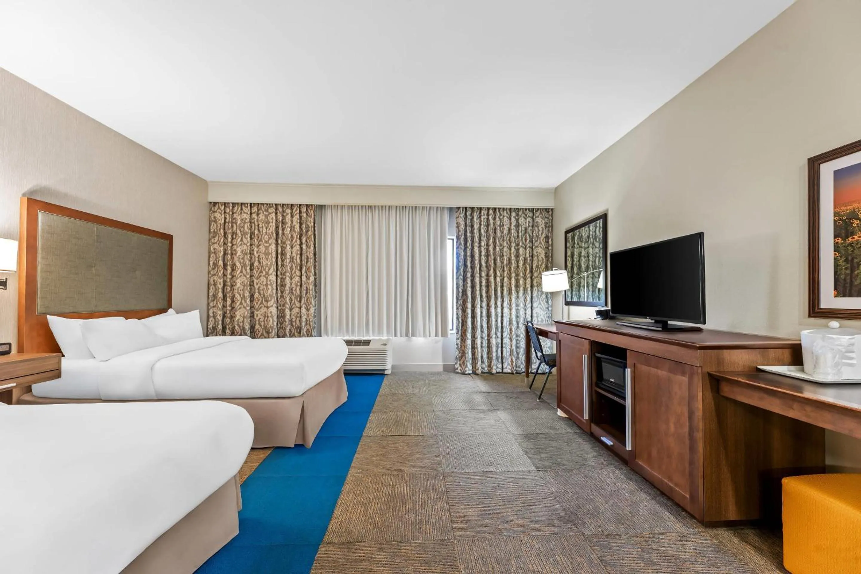 Bedroom, Bed in Quality Inn - Pratt