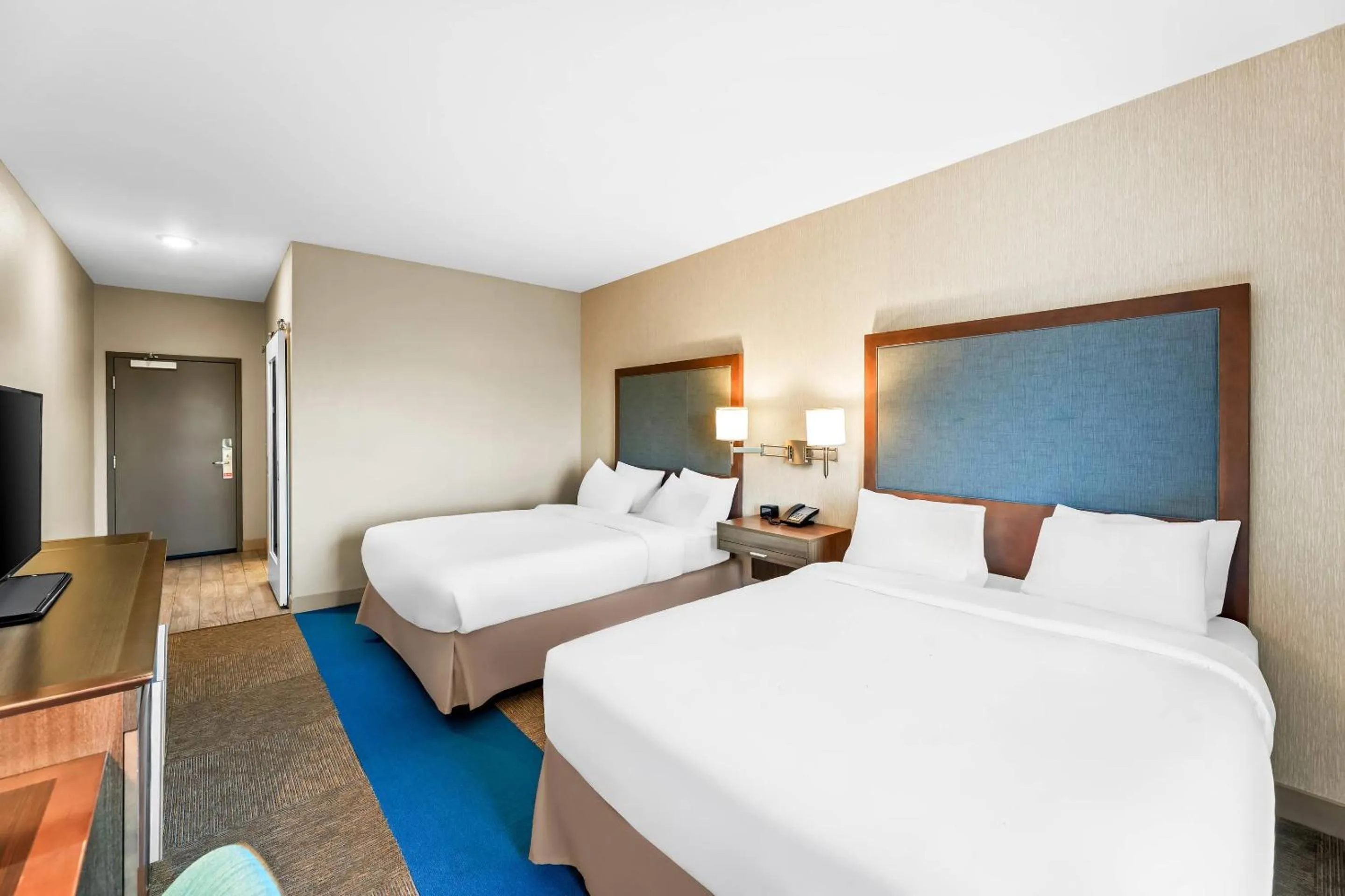 Bedroom, Bed in Quality Inn - Pratt