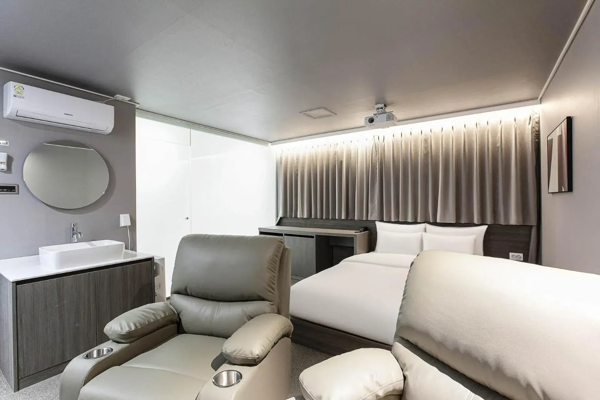 Photo of the whole room in Aank Hotel Incheon Bupyeong Photo of the whole room in Aank Hotel Incheon Bupyeong