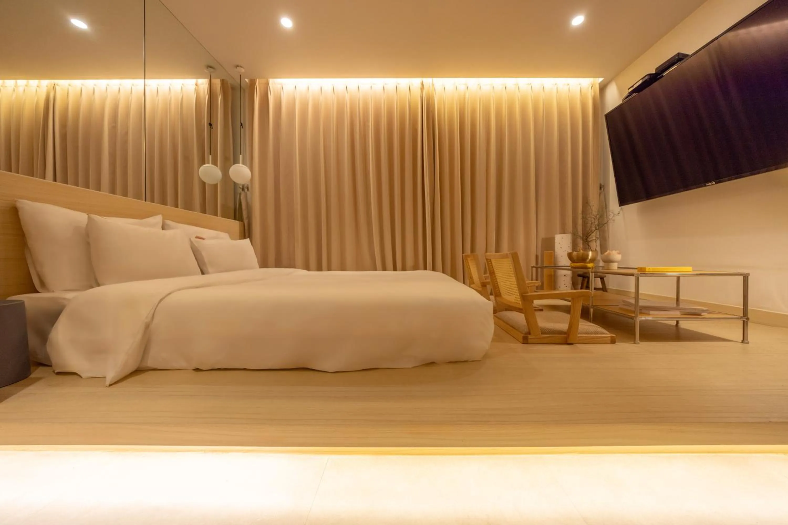 Bed in Nomad Aank Hotel Gumi