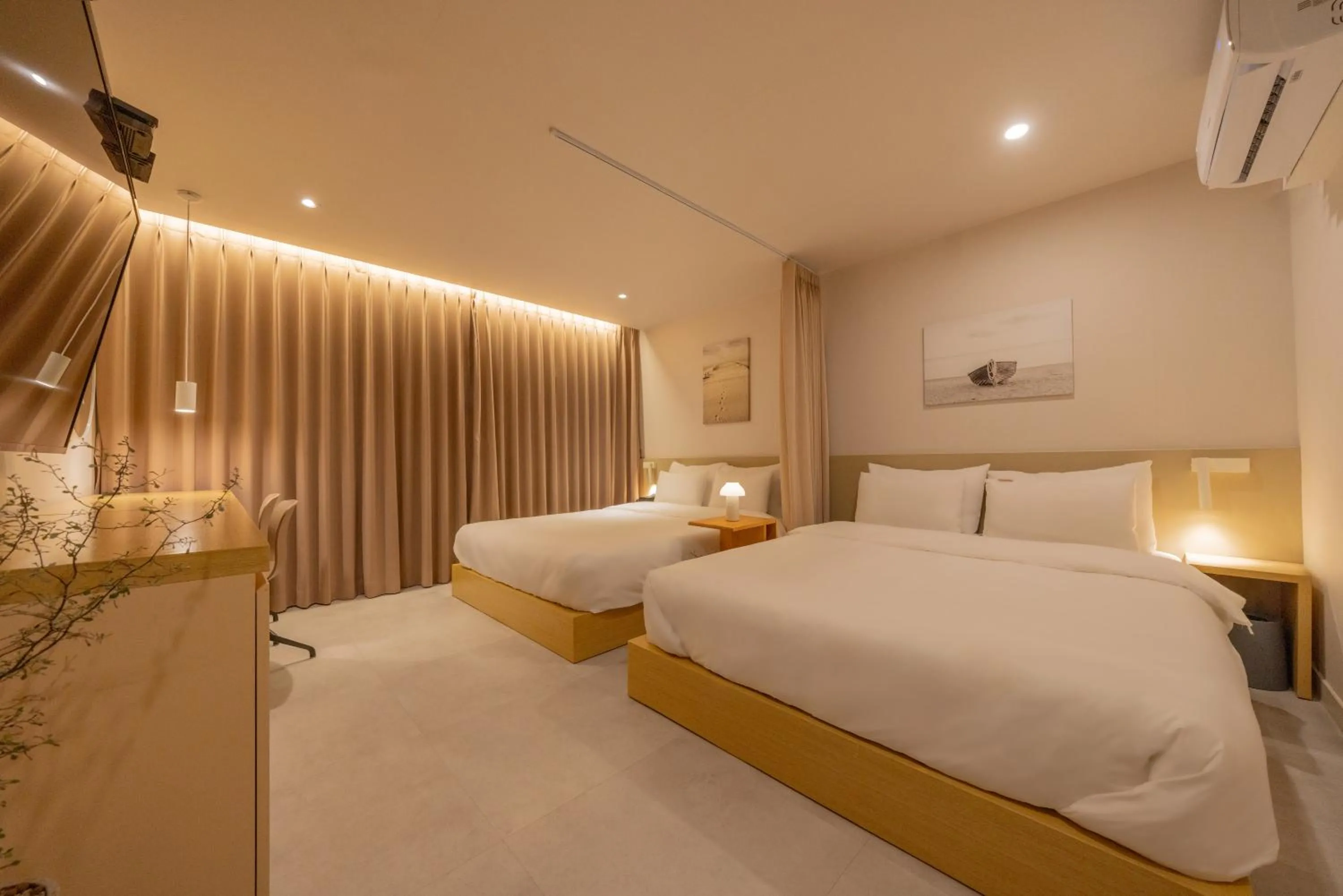 Bed in Nomad Anook Hotel Gumi
