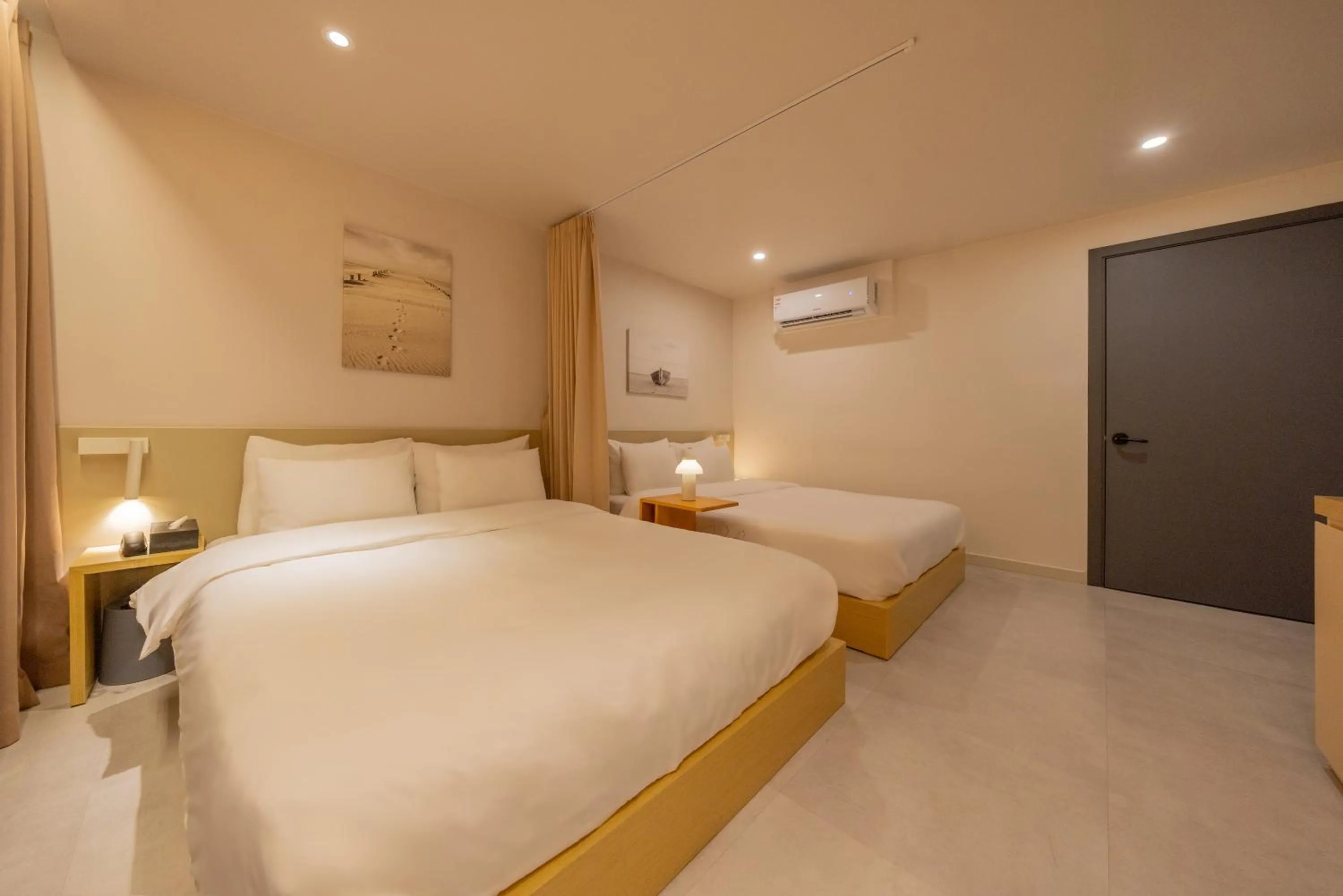 Bed in Nomad Anook Hotel Gumi