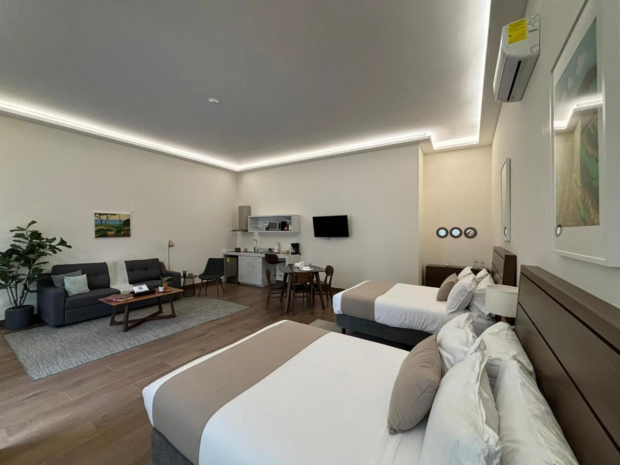 Deluxe Twin Room in Casa Herrmann Suites
