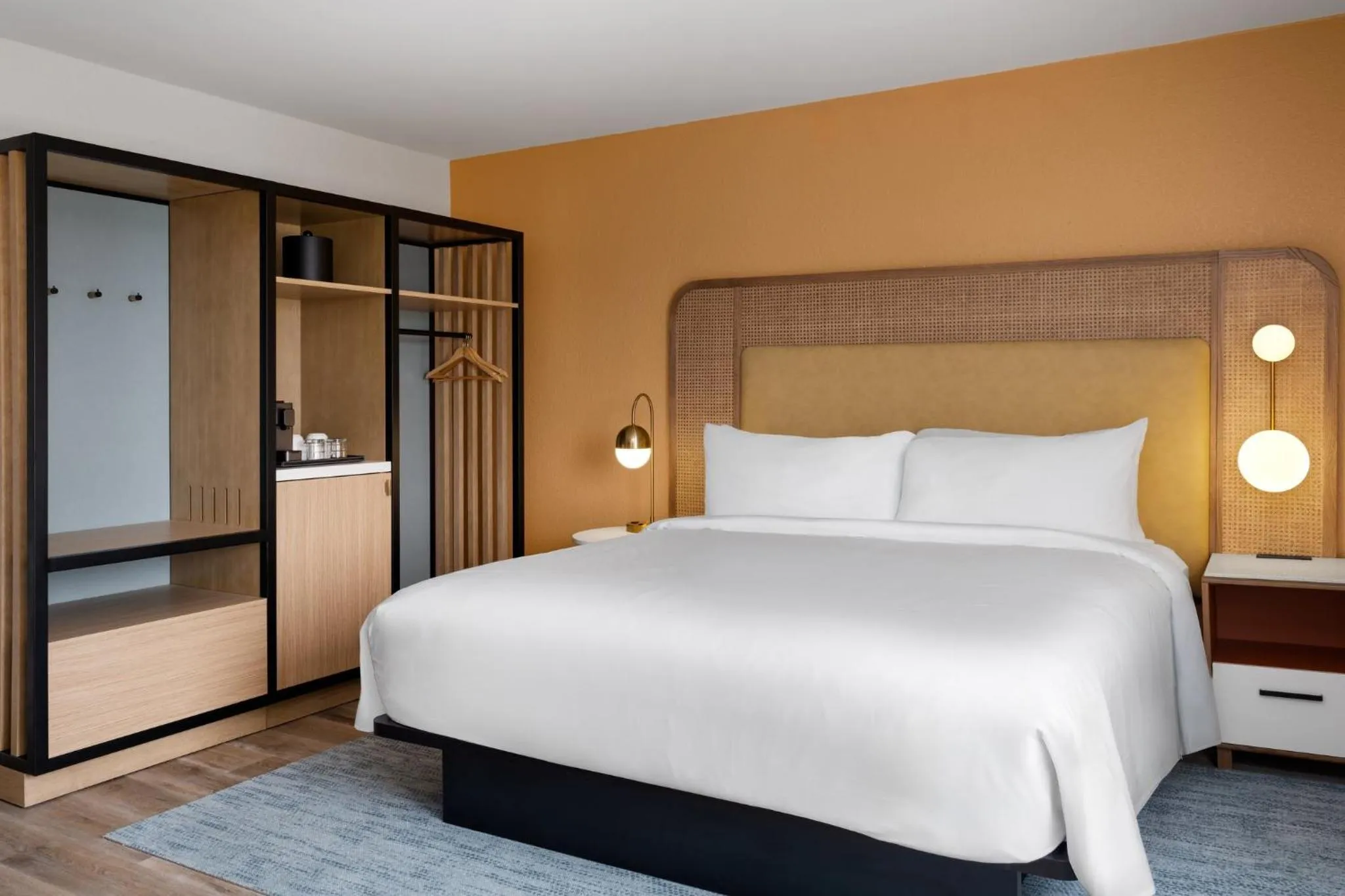 Photo of the whole room, Bed in voco The Shelby - Myrtle Beach by IHG