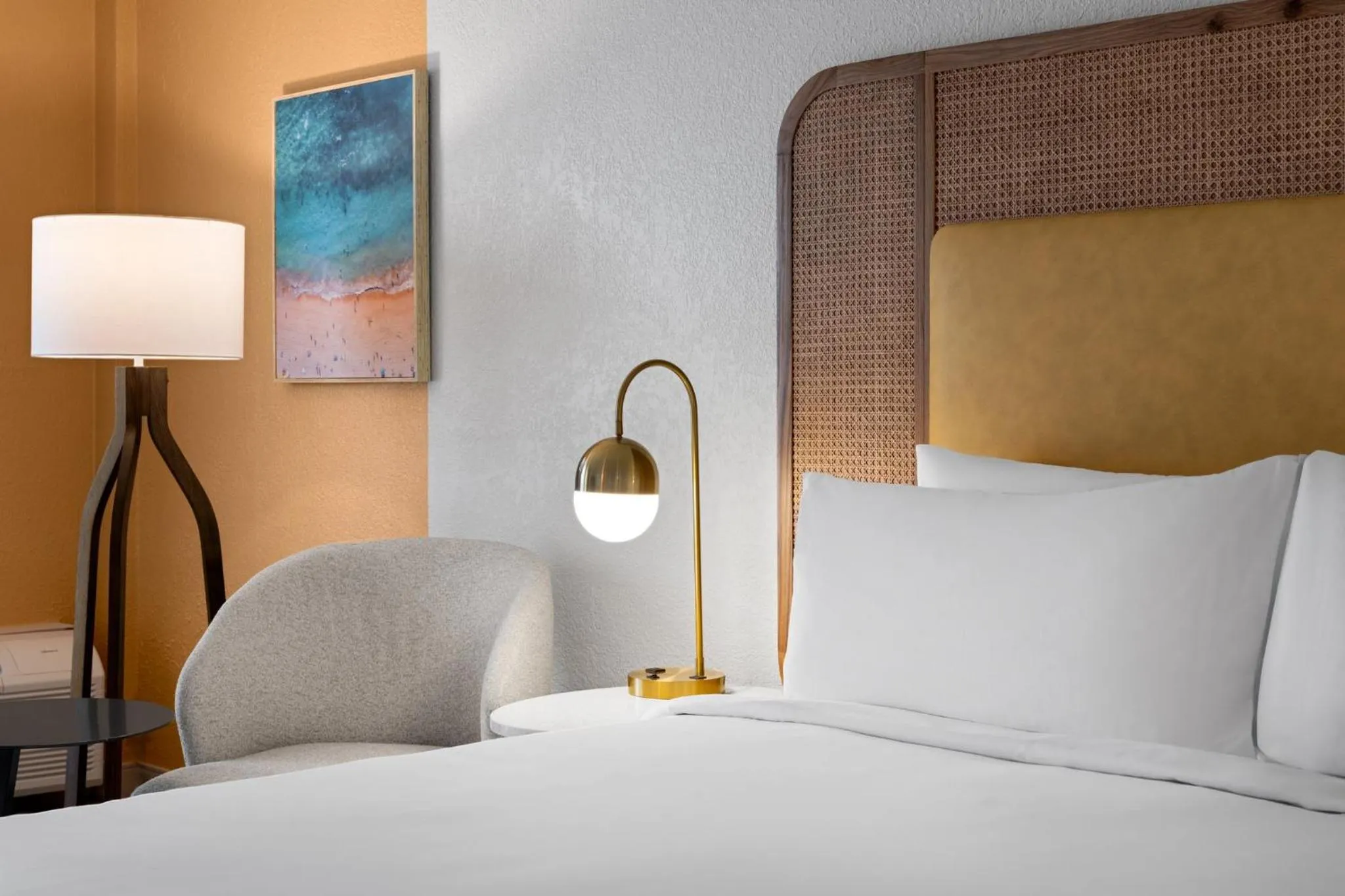 Photo of the whole room, Bed in voco The Shelby - Myrtle Beach by IHG