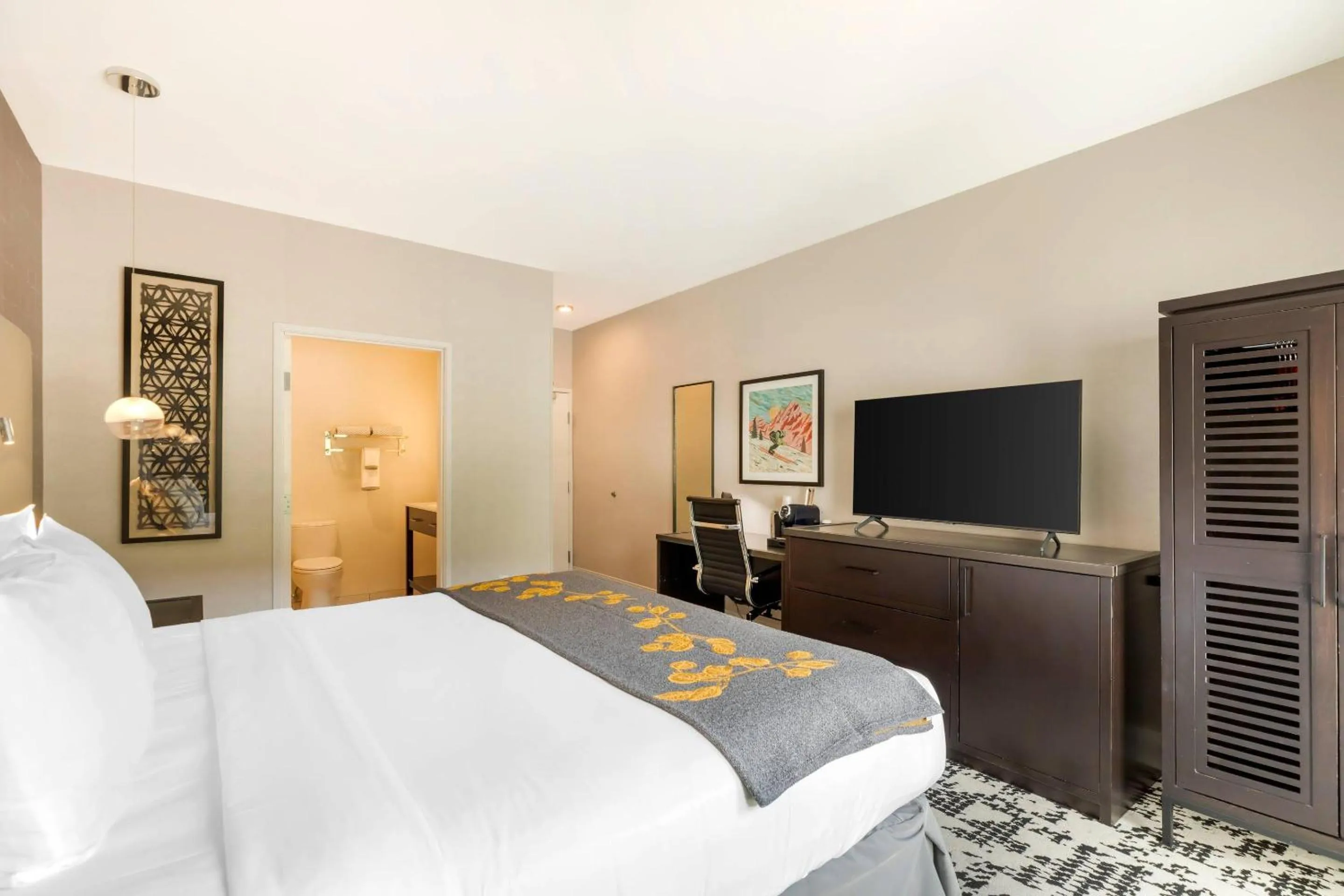 Bedroom in Cambria Hotel Copper Mountain