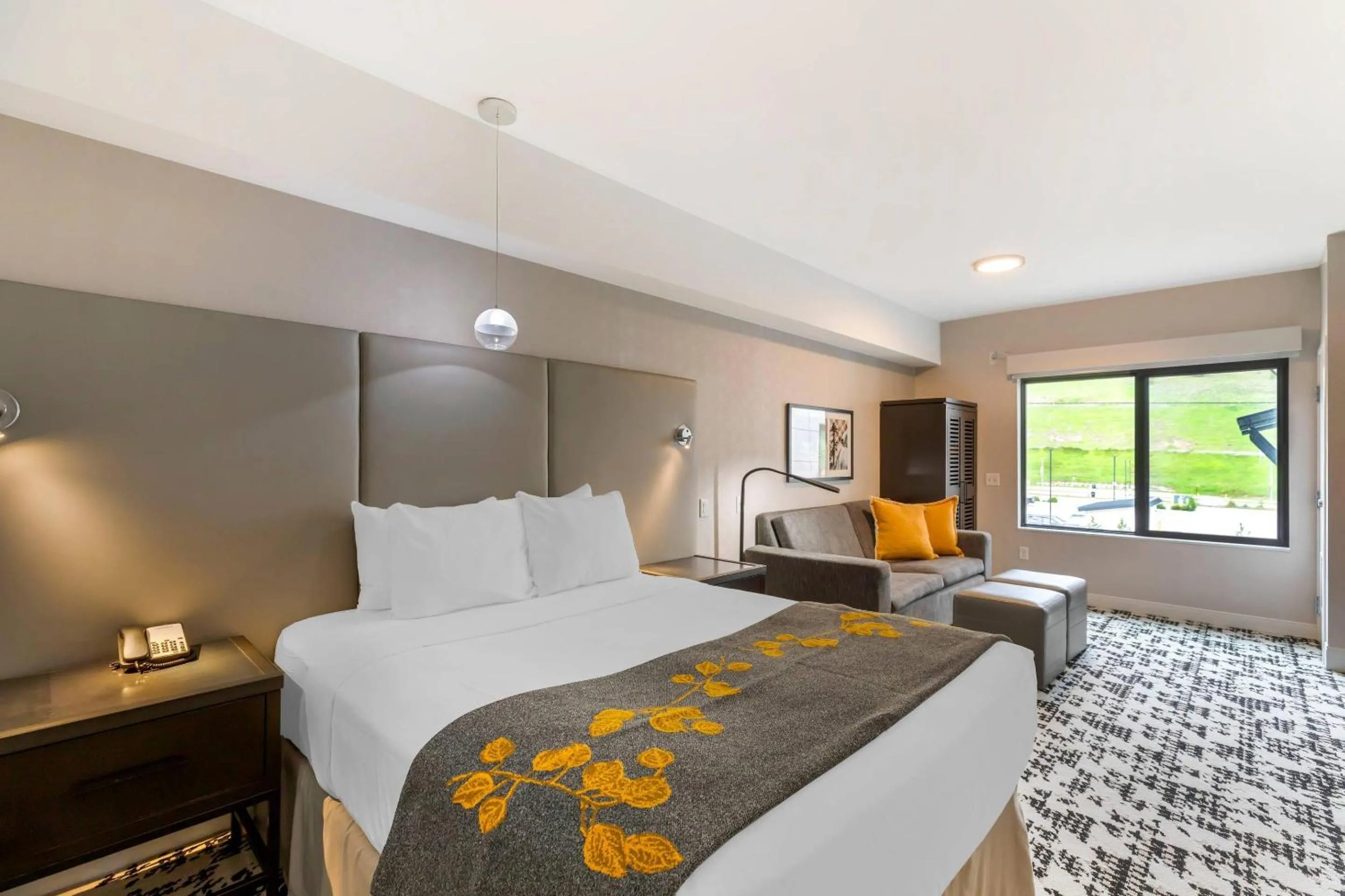Bedroom in Cambria Hotel Copper Mountain