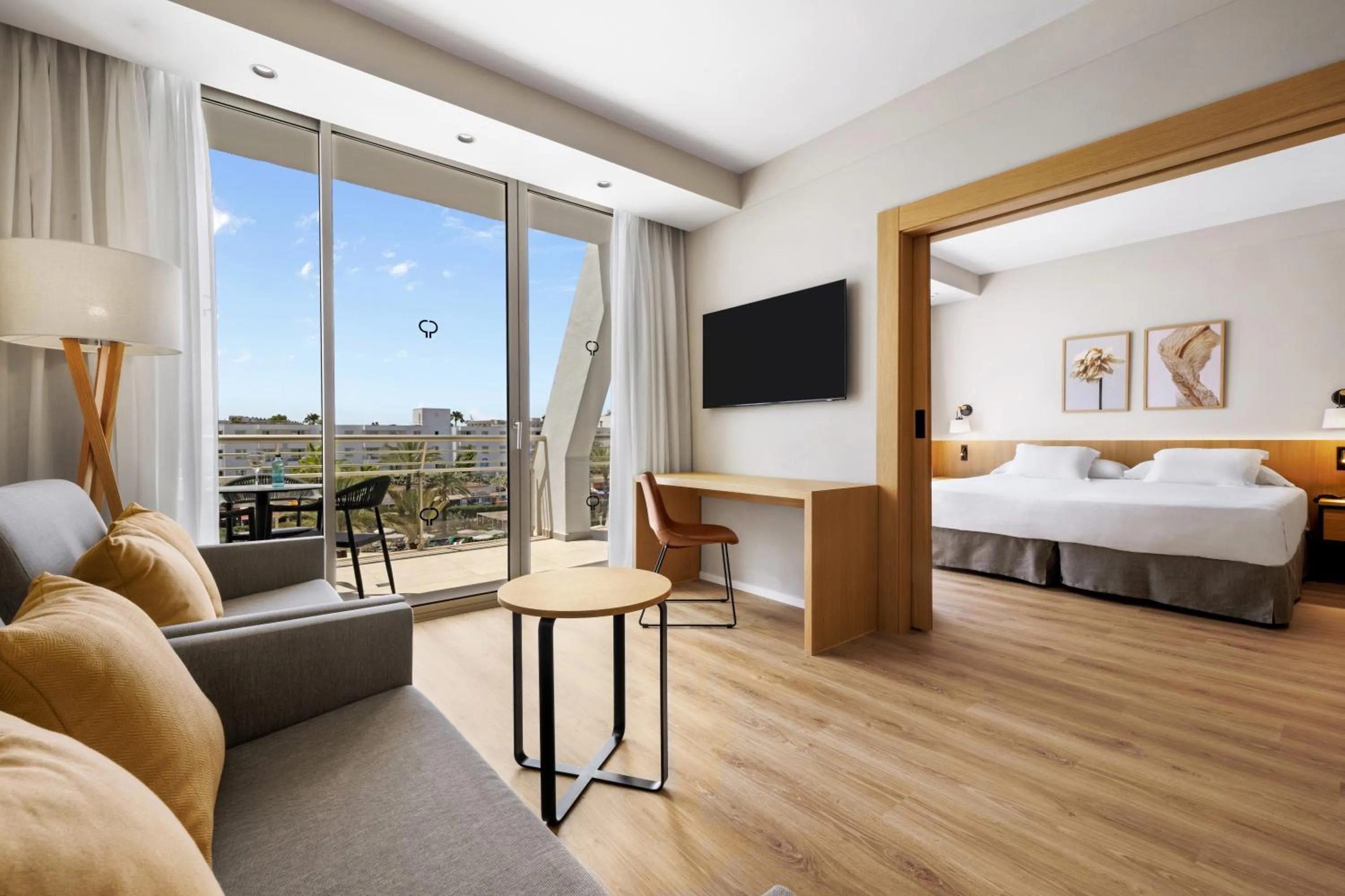 Living room, Bed in Protur Sa Coma Playa Hotel & Spa