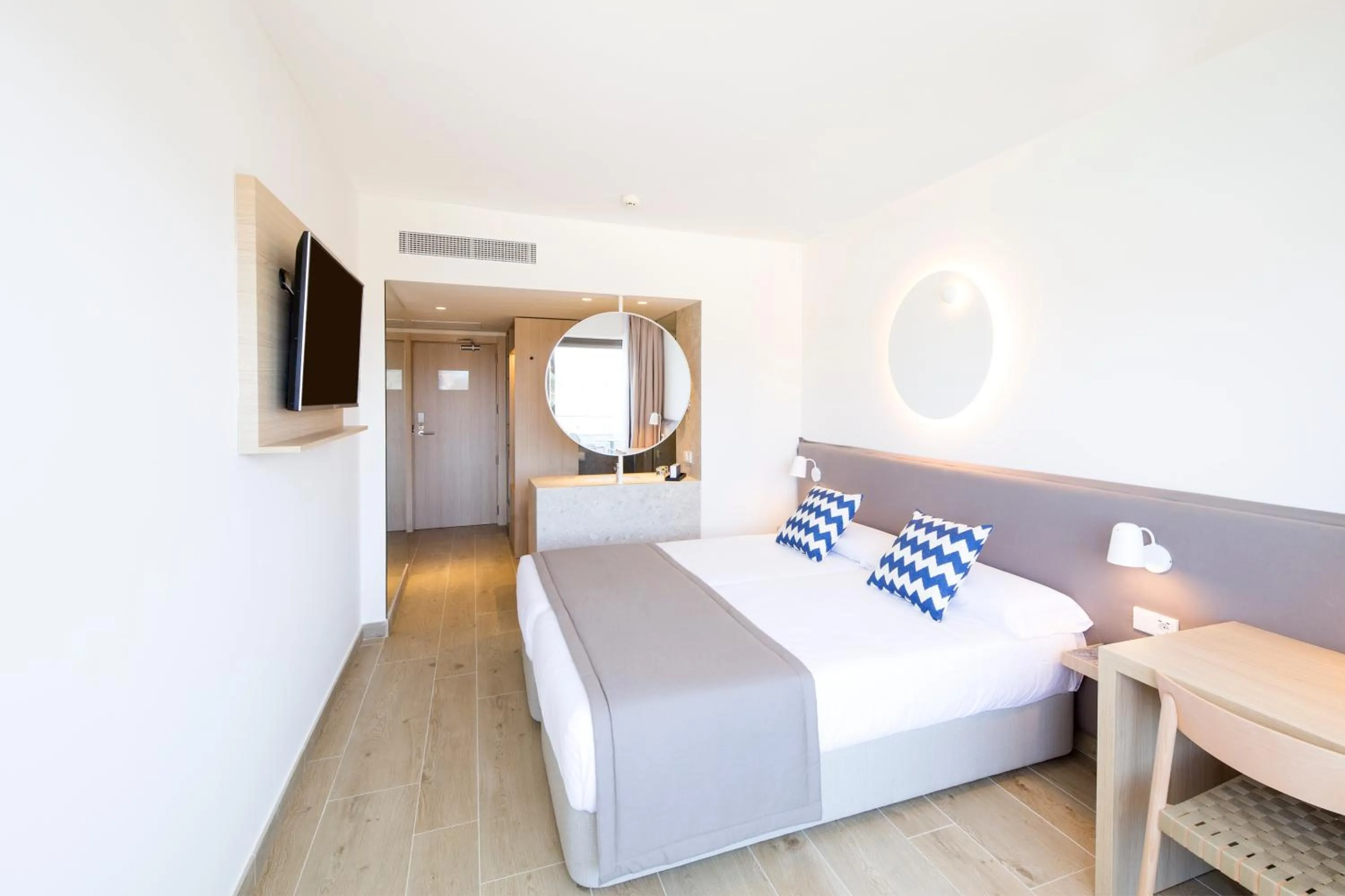 Bedroom, Bed in FERGUS Style Tobago - Adults Only